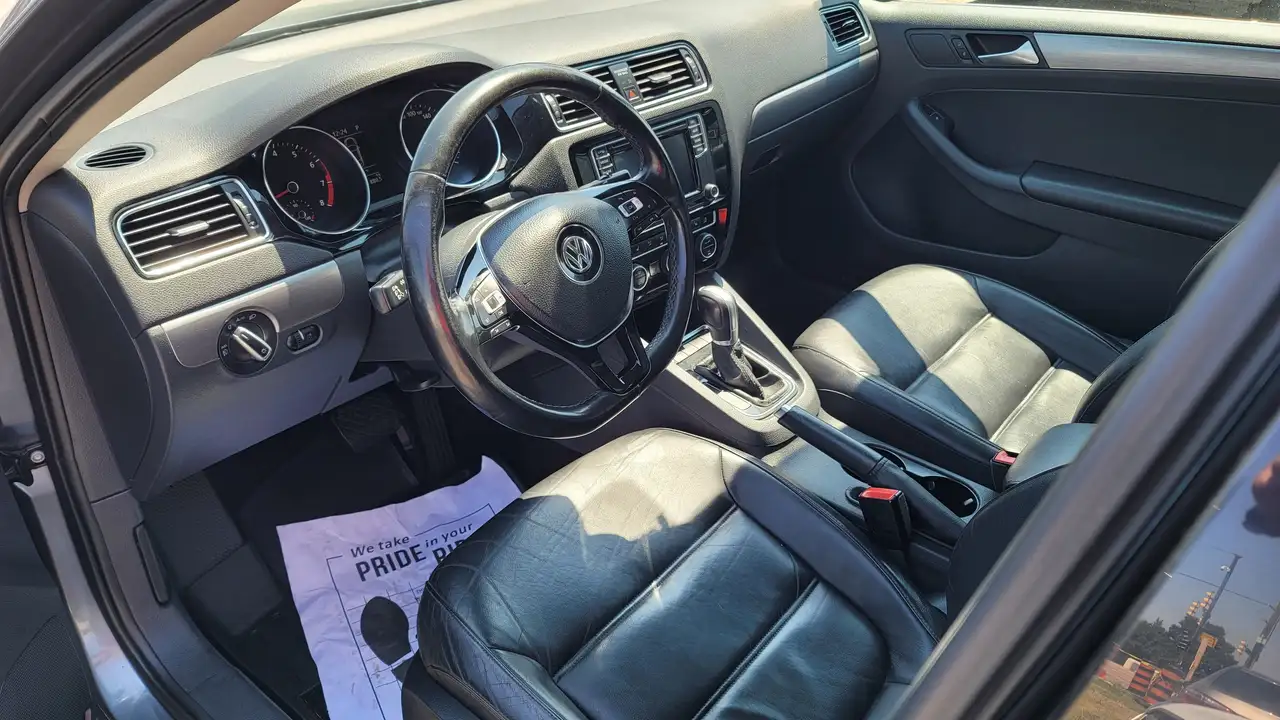 Volkswagen Jetta снимка Volkswagen Jetta