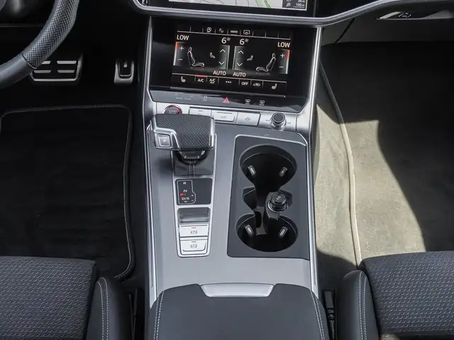 Audi S6 view 14