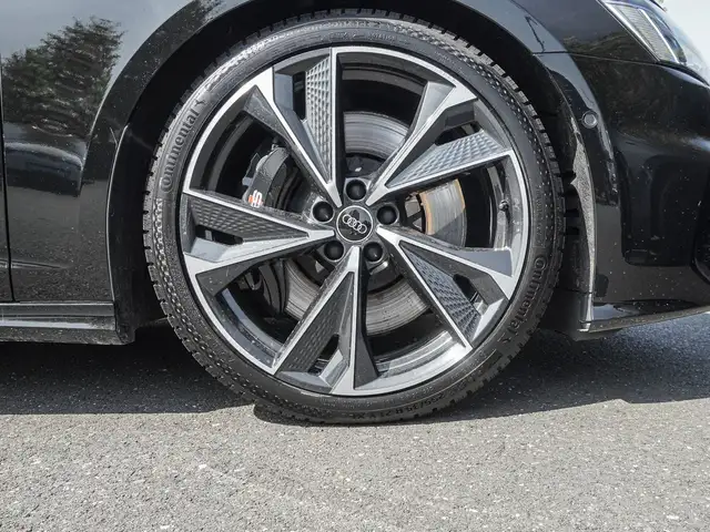 Audi S6 view 7