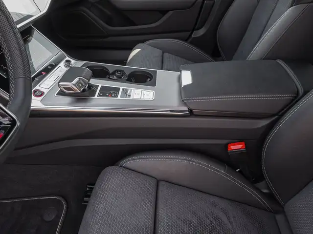 Audi S6 view 15