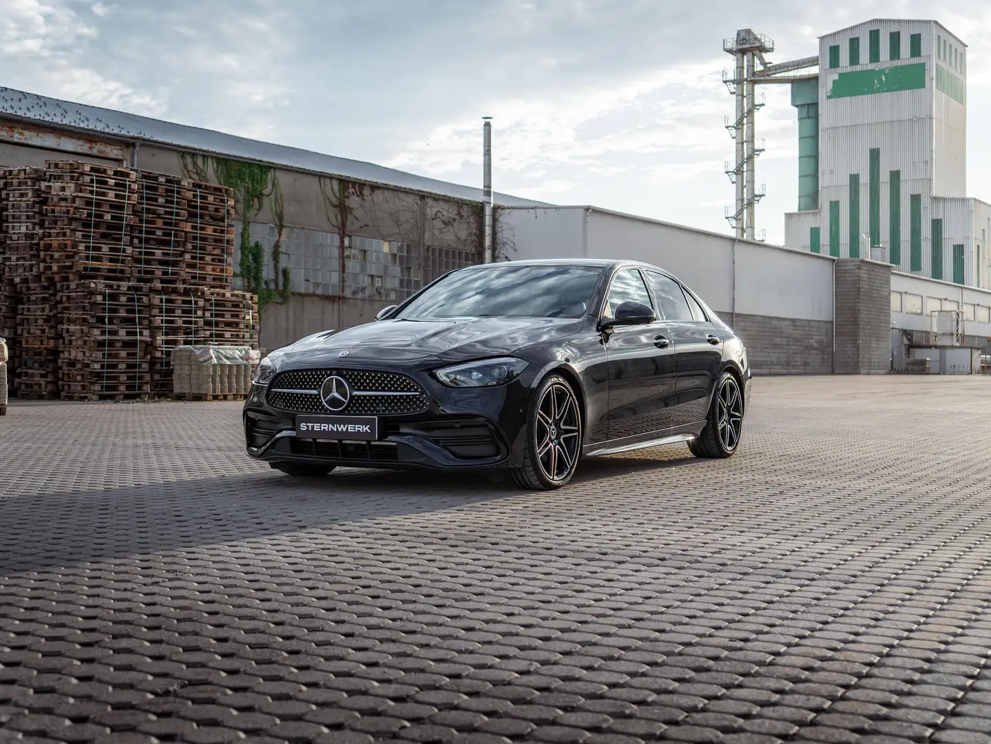 Mercedes-Benz C 300 d AMG Line NIGHT PAKET / 360 GRAD / MEMORY / JUNGE STERNE Schwarz - 1