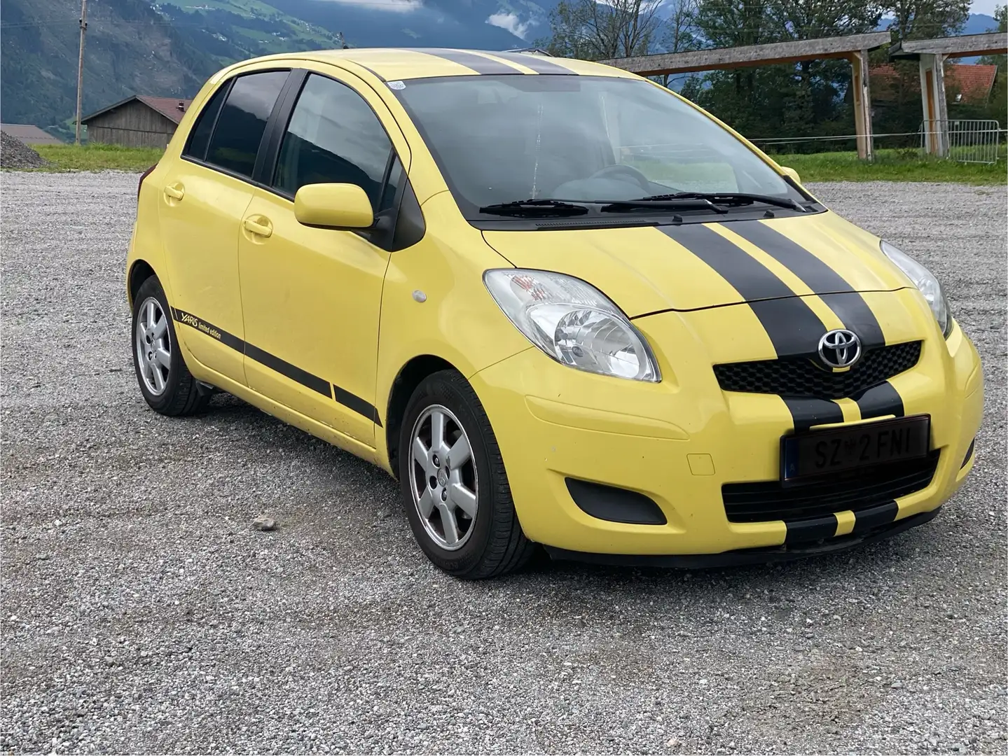 Toyota Yaris Yaris 1,33 Dual-VVT-i Sport Sport Gelb - 2