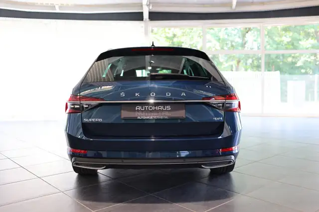 Skoda Superb view 5