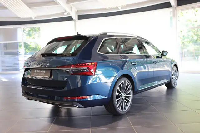 Skoda Superb view 6