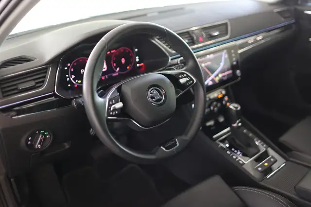 Skoda Superb view 10