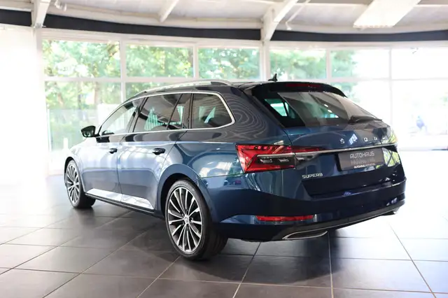 Skoda Superb view 4
