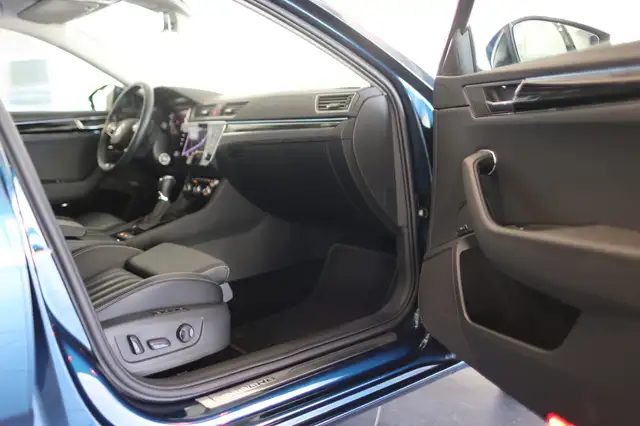Skoda Superb view 11