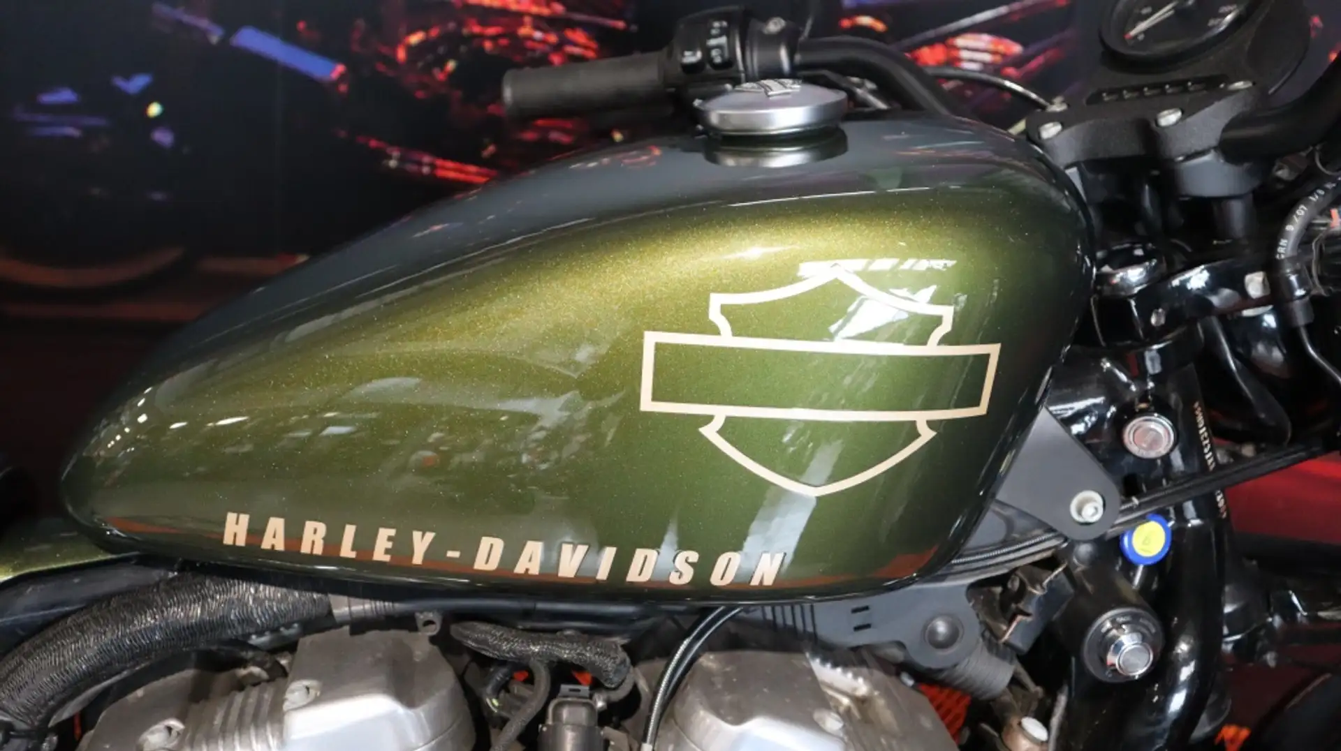 Harley-Davidson XL 1200 Chopper Verde - 1