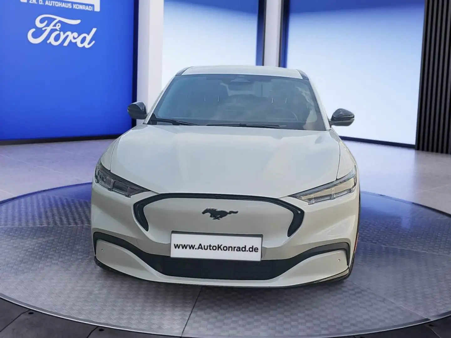 Ford Mustang Mach-E AWD Blanc - 2