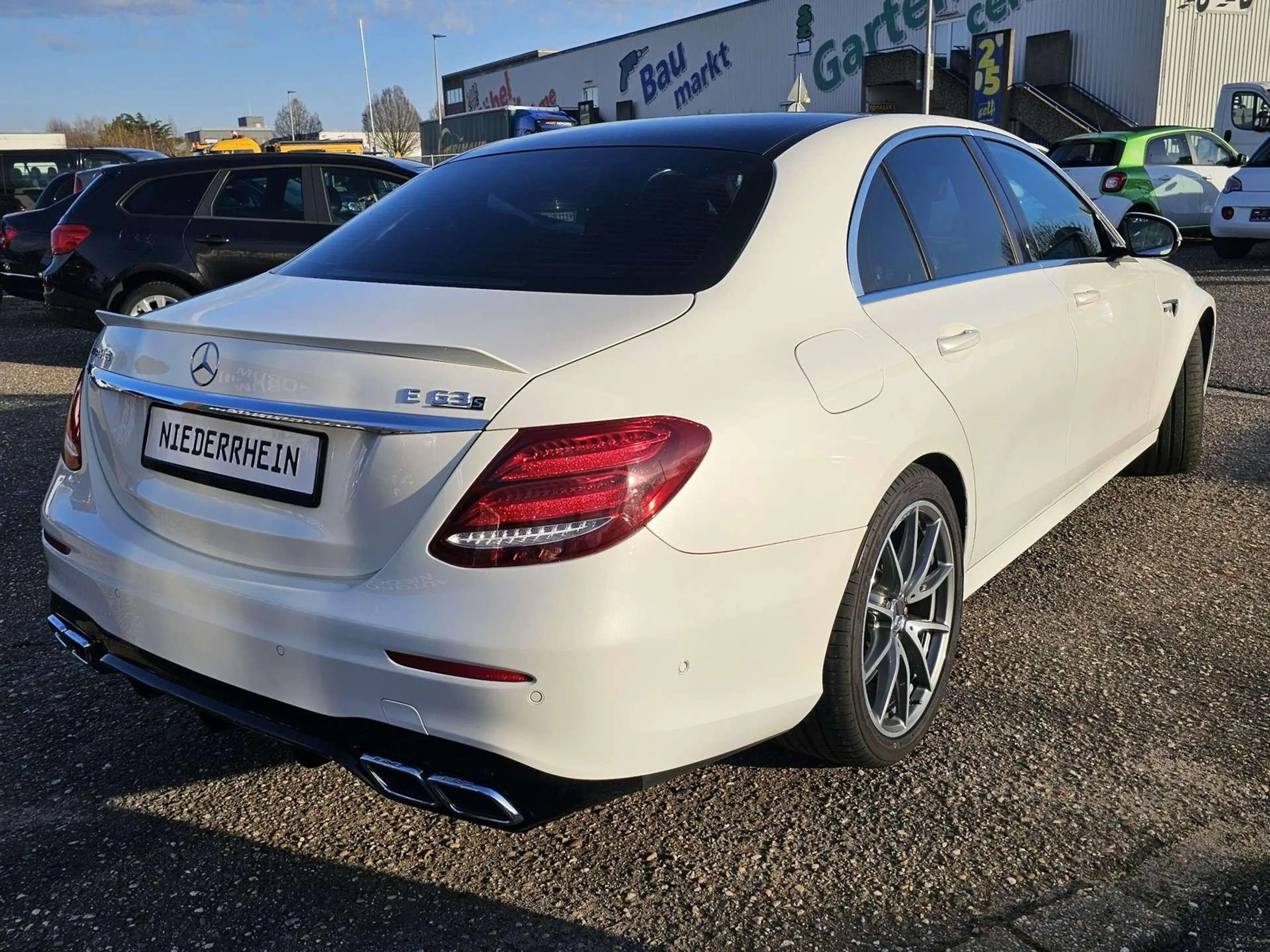 Mercedes-Benz E 63 AMG E 63 AMG 4Matic+ *Special Edition* — photo 6