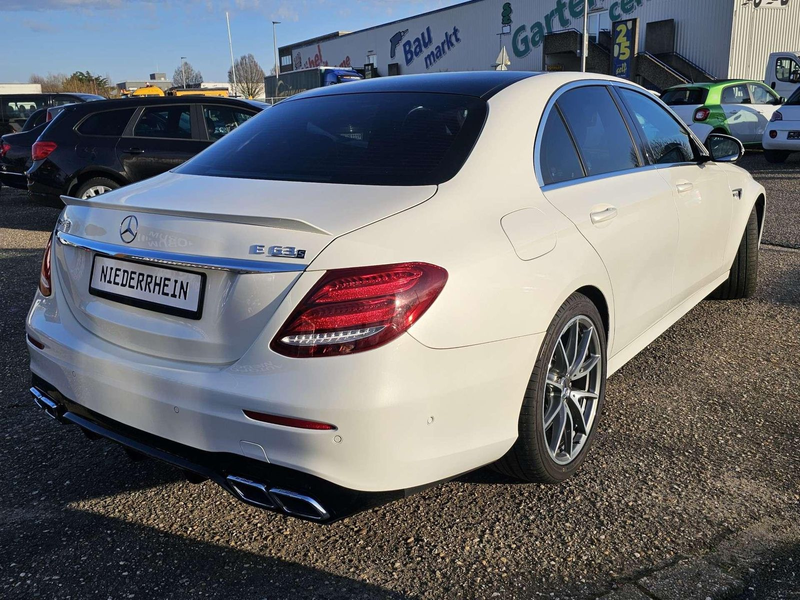 Mercedes-Benz E 63 AMG E 63 AMG 4Matic+ *Special Edition* — photo 6