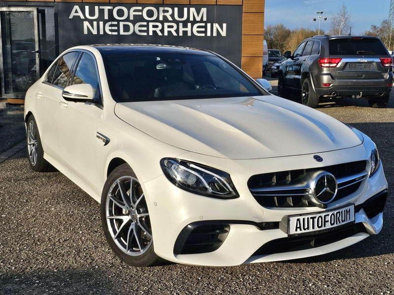 Mercedes-Benz E 63 AMG E 63 AMG 4Matic+ *Special Edition* — photo 4
