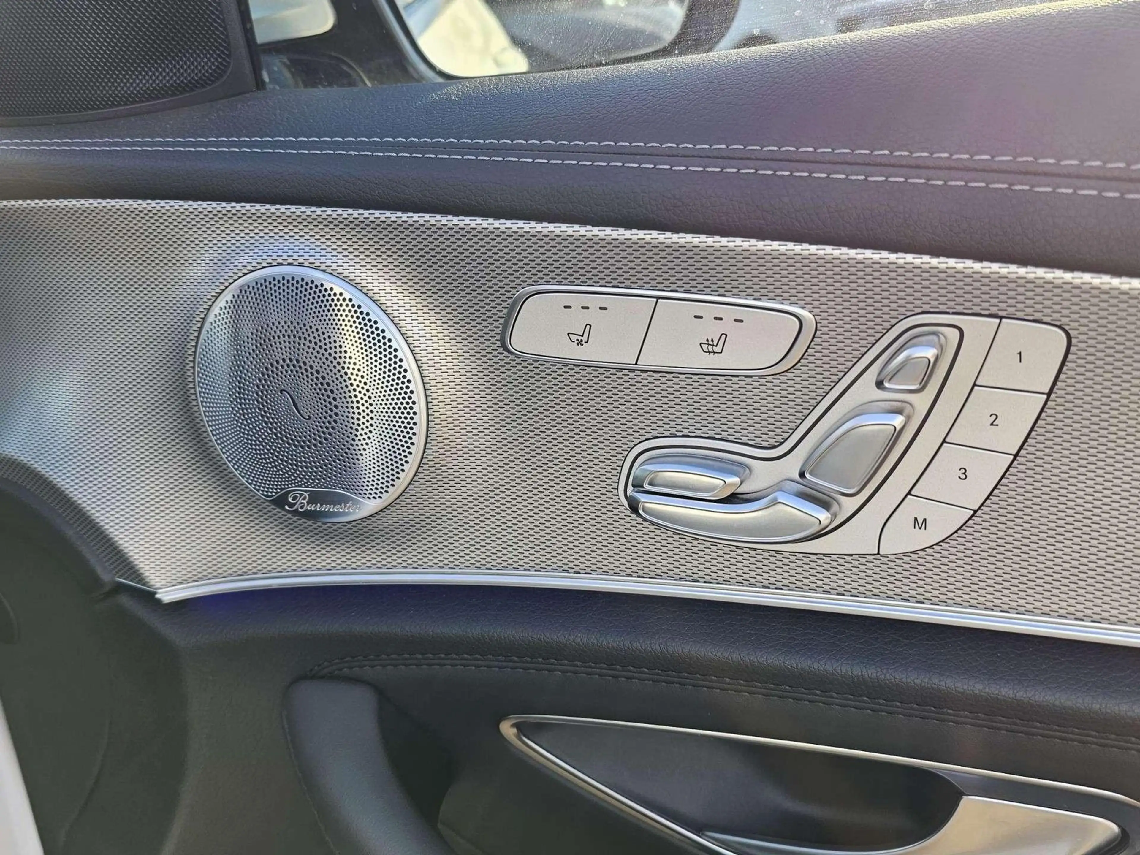 Mercedes-Benz E 63 AMG E 63 AMG 4Matic+ *Special Edition* — photo 15