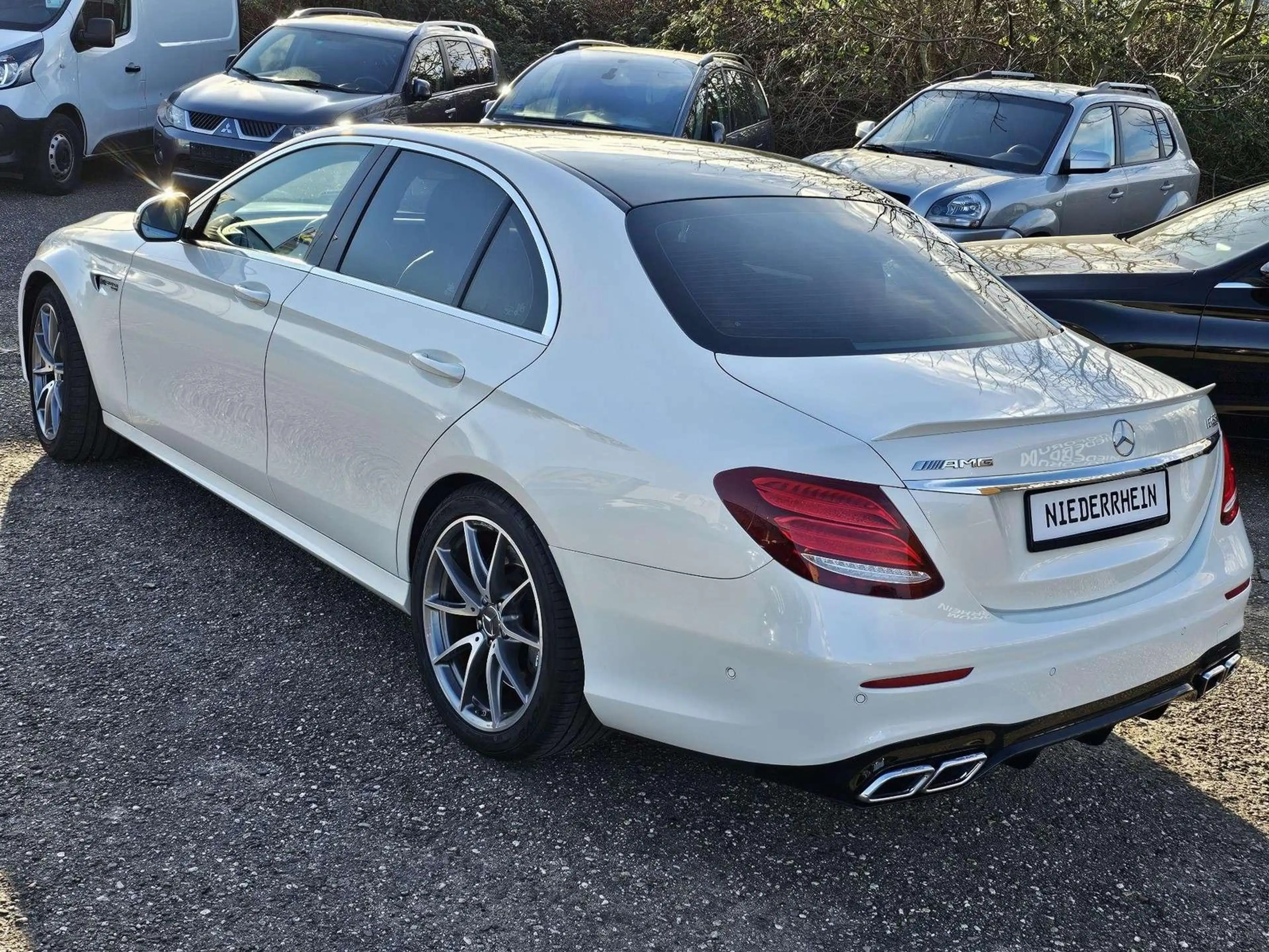 Mercedes-Benz E 63 AMG E 63 AMG 4Matic+ *Special Edition* — photo 7