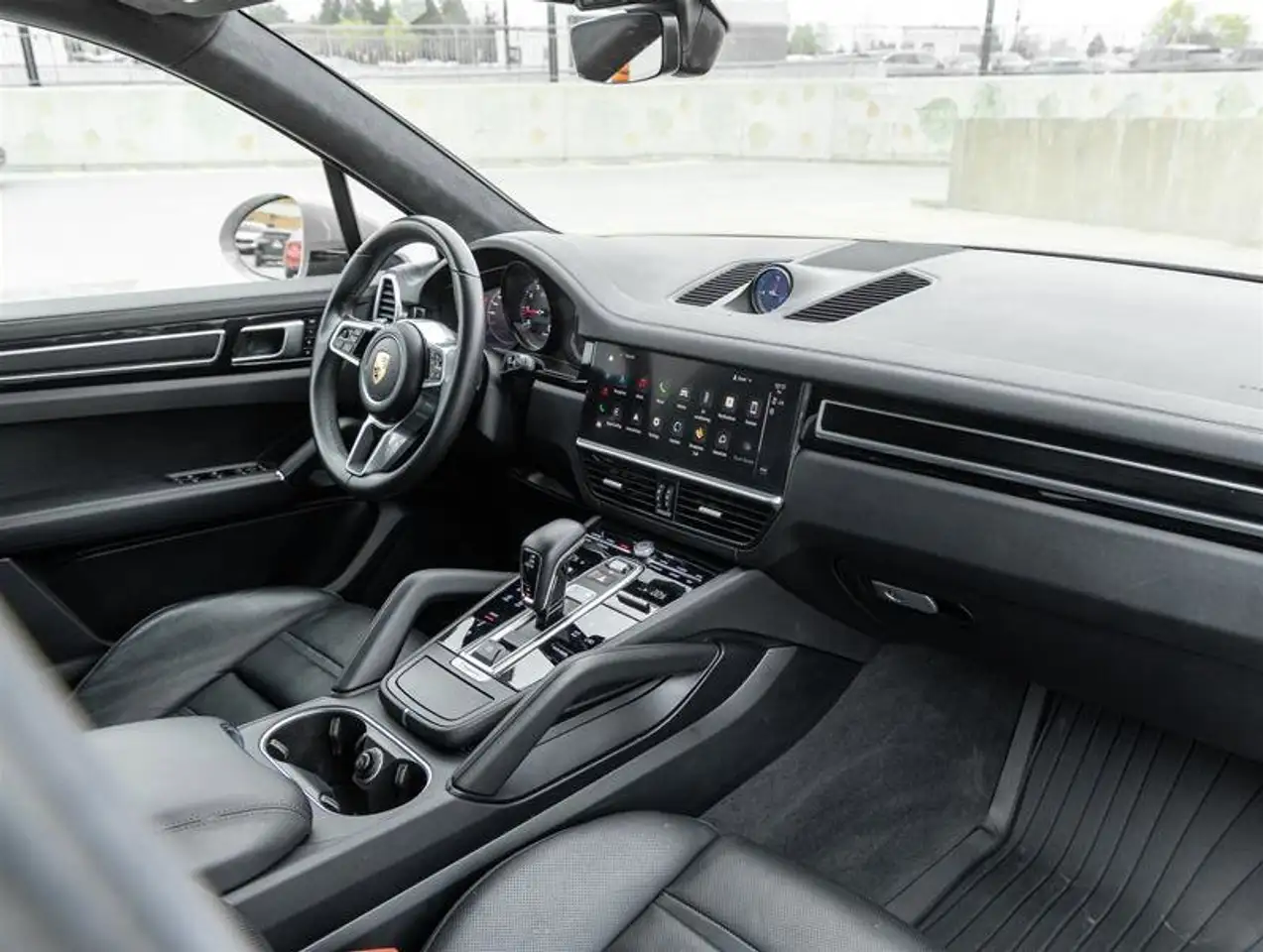 Porsche Cayenne снимка Porsche Cayenne