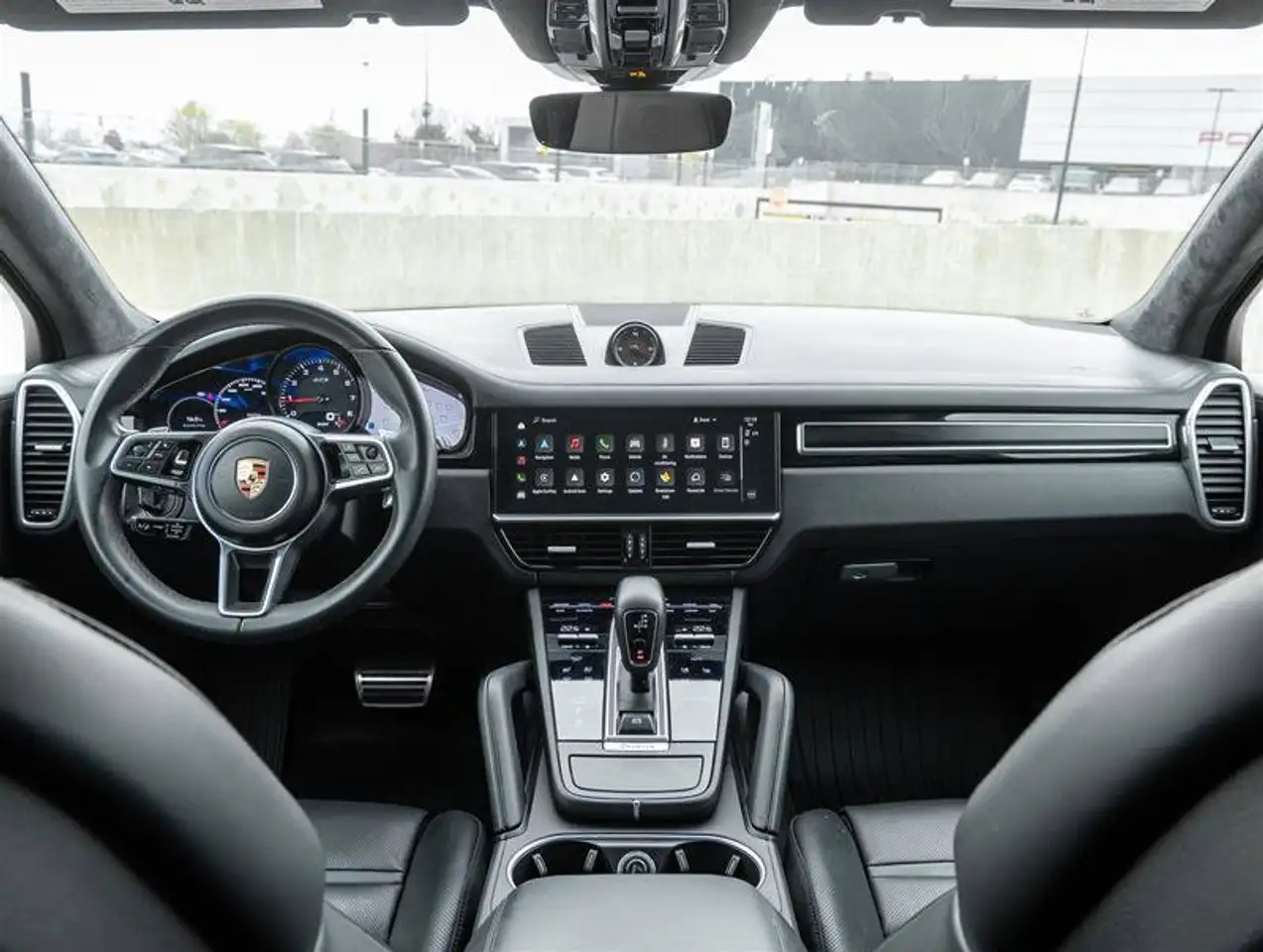 Porsche Cayenne снимка Porsche Cayenne
