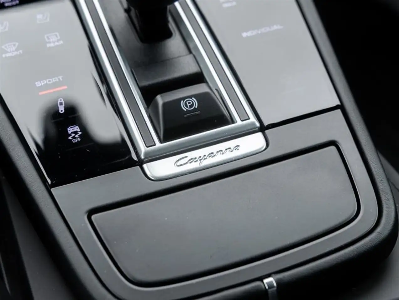 Porsche Cayenne снимка Porsche Cayenne
