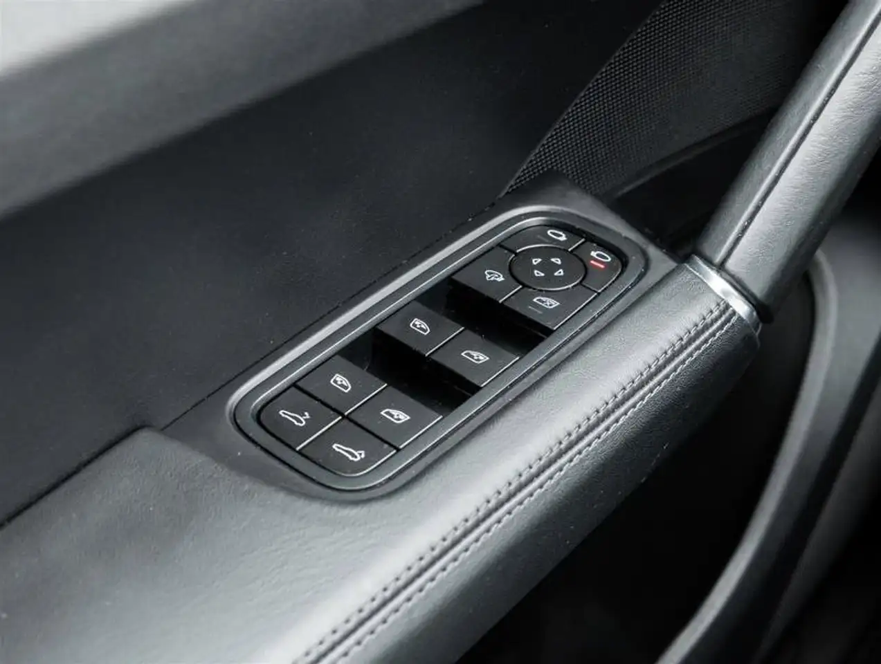 Porsche Cayenne снимка Porsche Cayenne