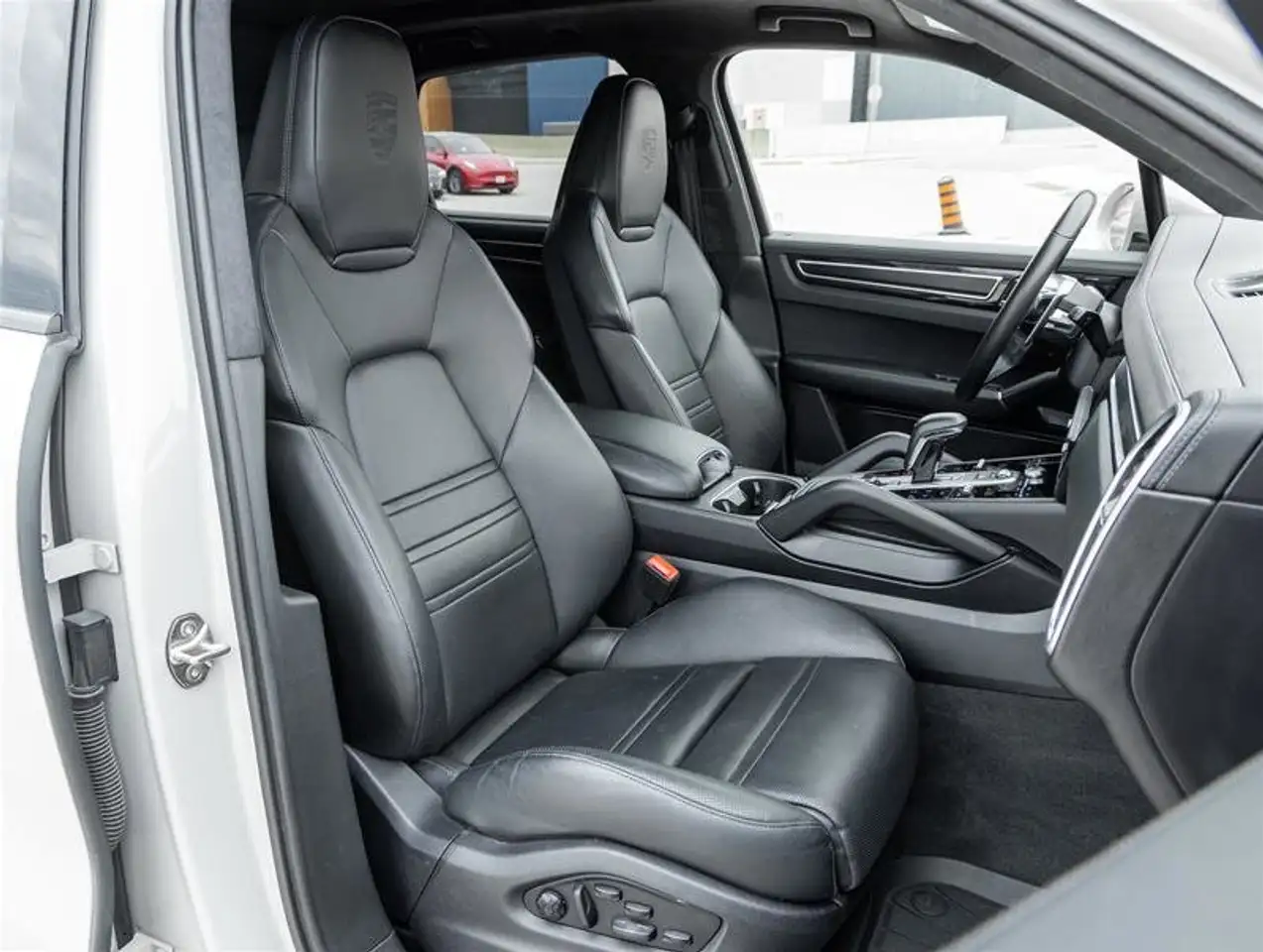 Porsche Cayenne снимка Porsche Cayenne