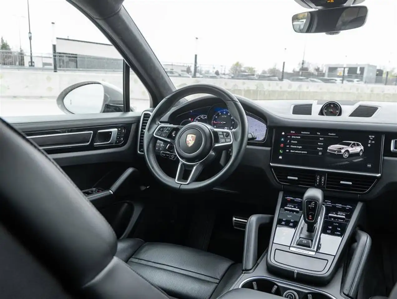 Porsche Cayenne снимка Porsche Cayenne