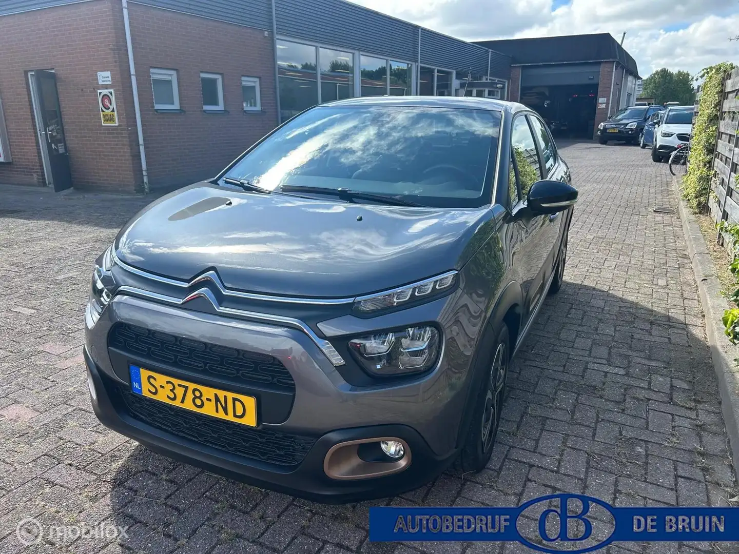 Citroen C3 1.2 PureTech C-Series Apple carplay Grijs - 2