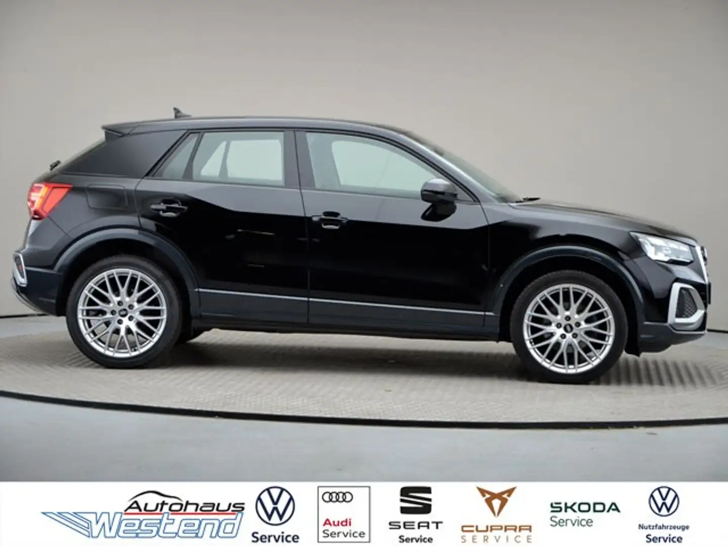 Audi Q2 advanced 35 TFSI 110kW S tronic Matrix Pano Klima Schwarz - 2