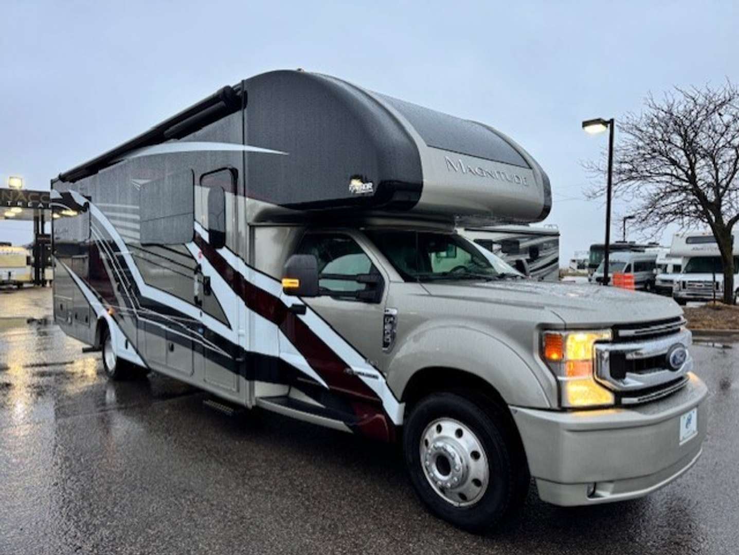 2023 Thor MAGNITUDE SV34 | $ 229,900 | 16,694 km Class C Motorhome for ...