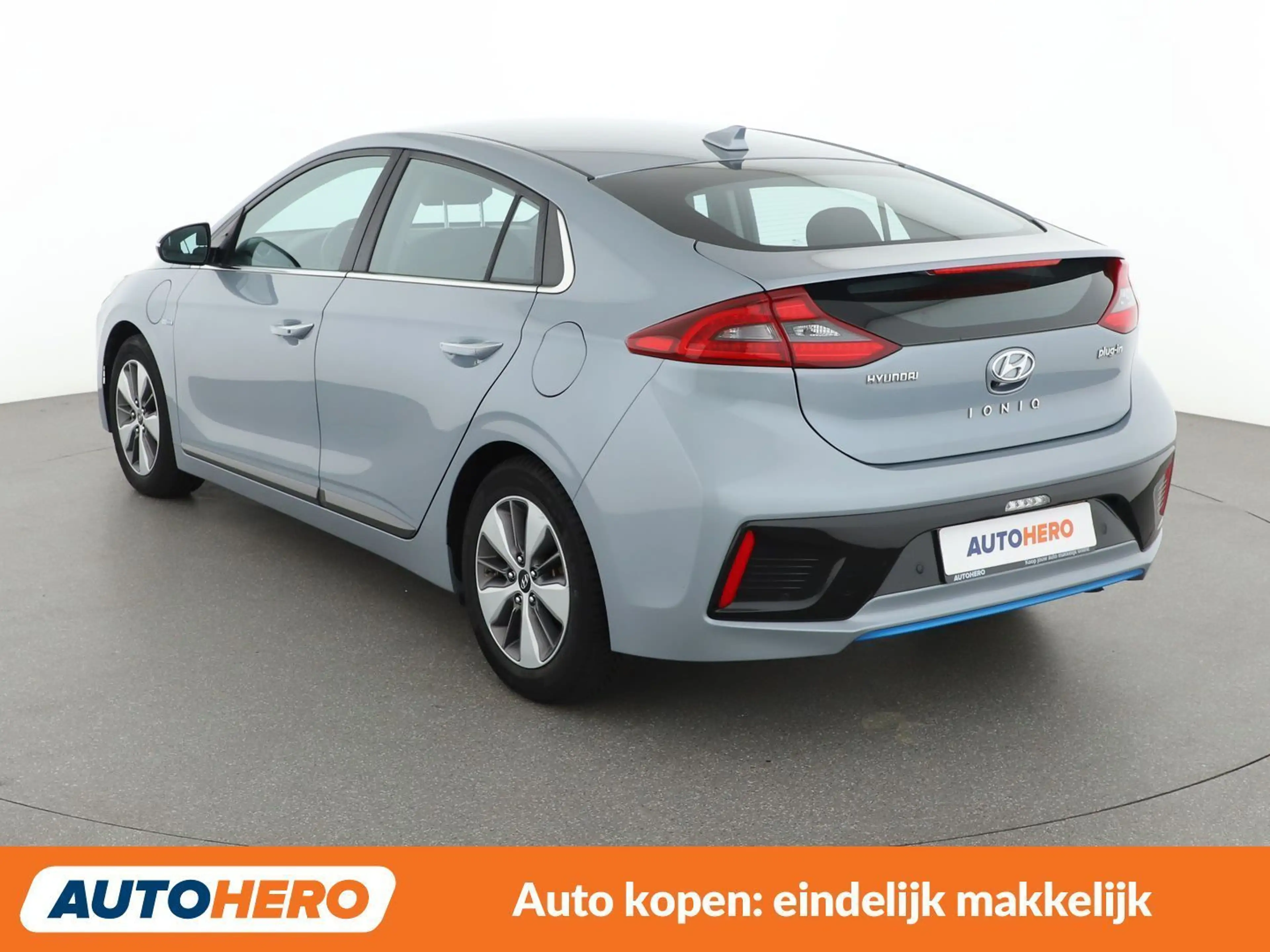 Hyundai IONIQ 1.6 Plug-in Hybrid — photo 4