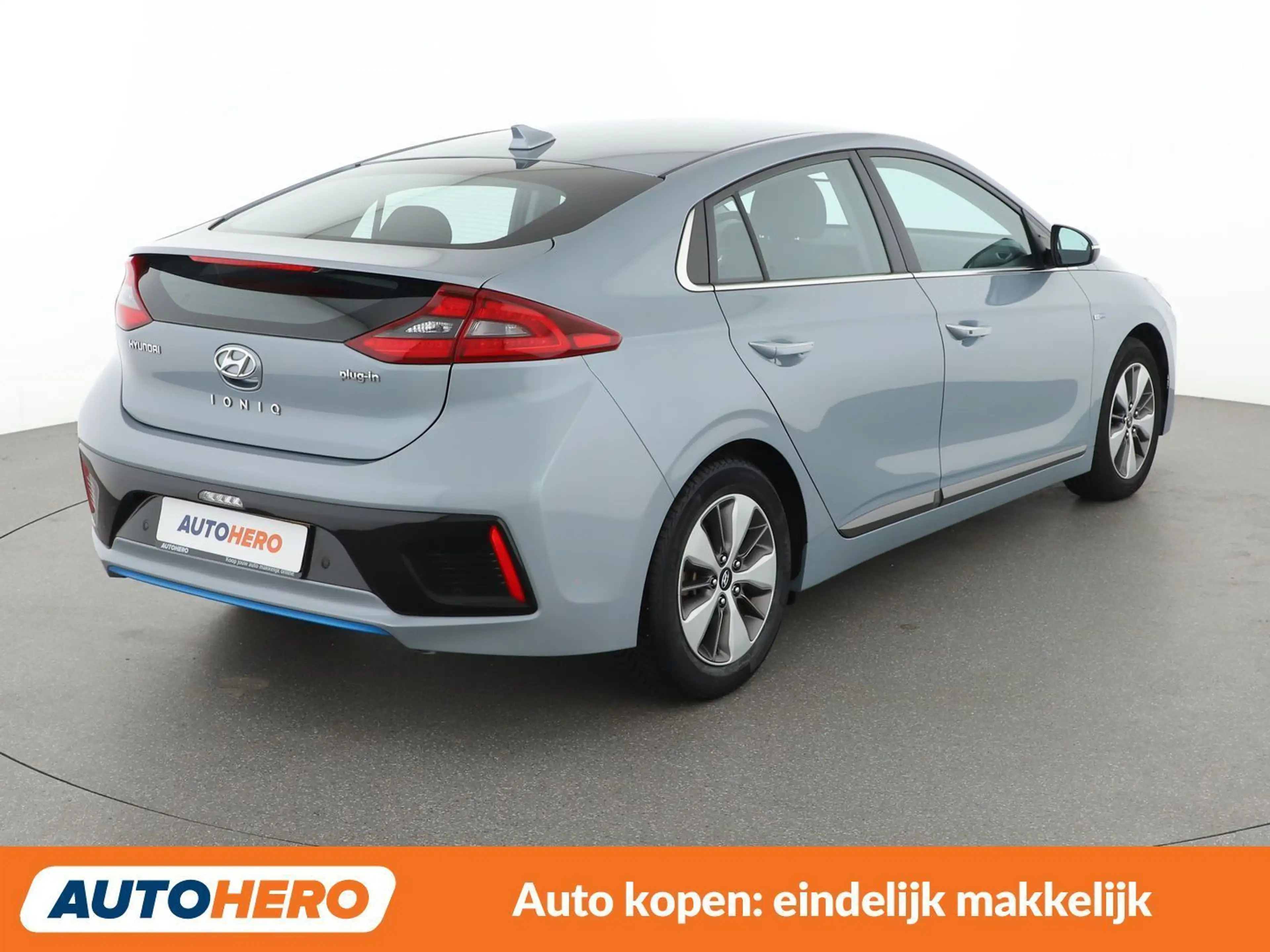Hyundai IONIQ 1.6 Plug-in Hybrid — photo 6