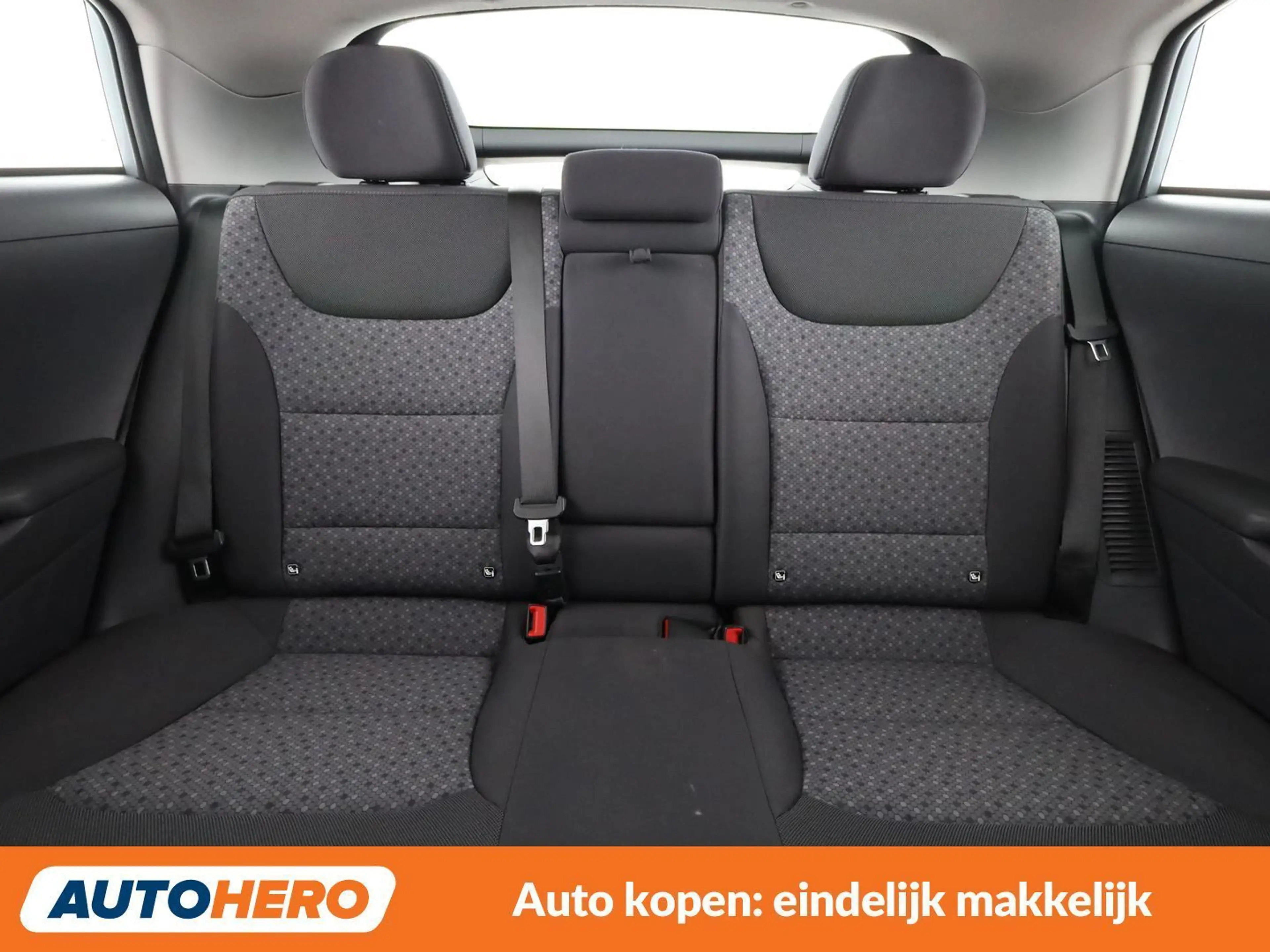 Hyundai IONIQ 1.6 Plug-in Hybrid — photo 15