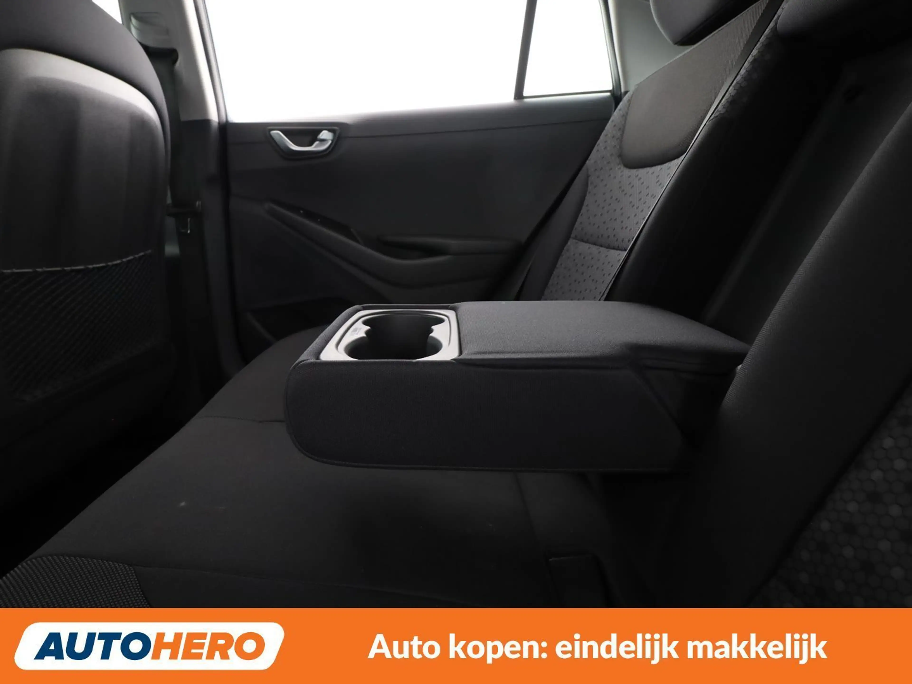 Hyundai IONIQ 1.6 Plug-in Hybrid — photo 31