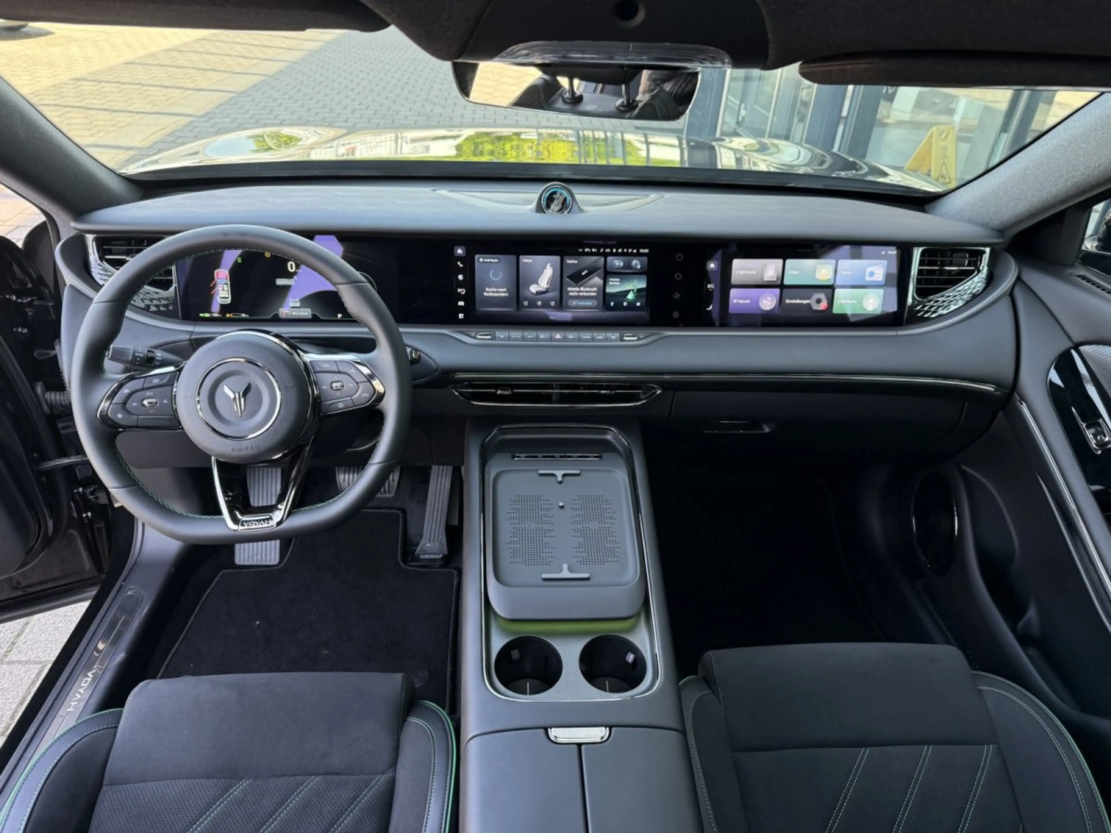 Voyah Free REEV Premium 1,5T 4WD*Glasdach*Leder*Massage* — photo 11