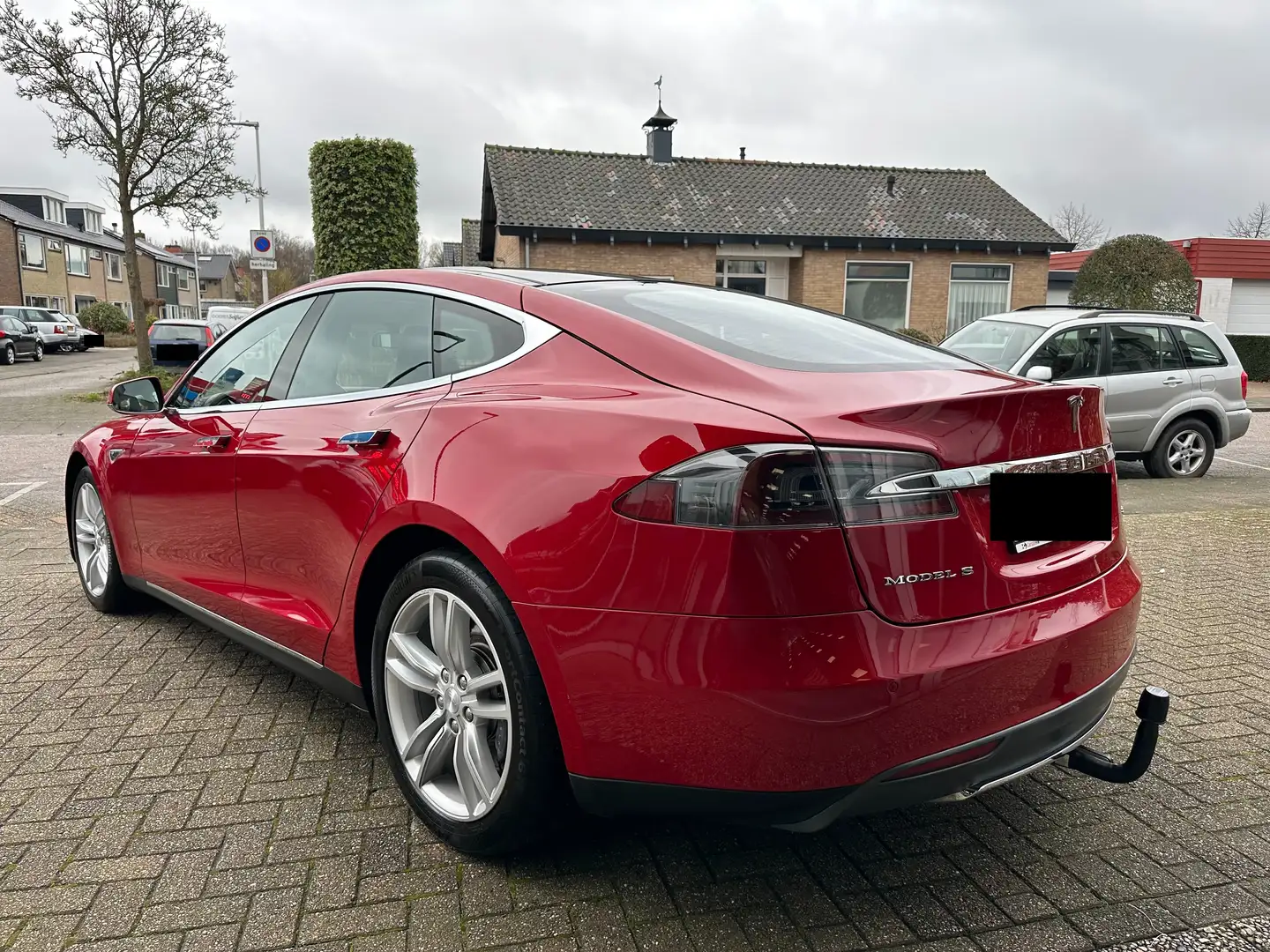 Tesla Model S Model S 85 met trekhaak 1850 kg pano Red - 1