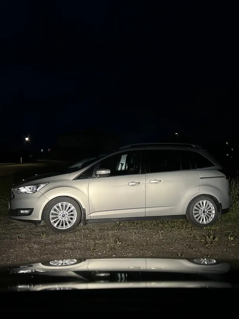 Ford Grand C-Max 1.5 TDCi Titanium | Erstbesitz | Pikerl Neu | - 2