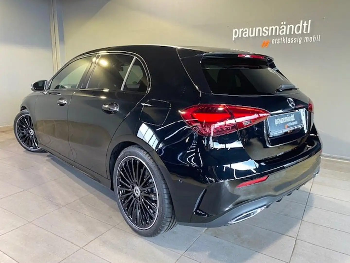 Mercedes-Benz A 200 AMG +Night Pano/Kamera/19"/Totw/MBUX/Ambie Schwarz - 2