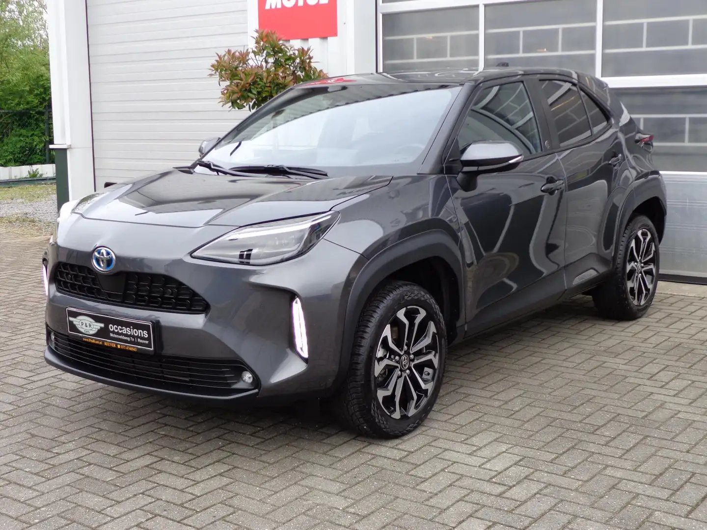 Toyota Yaris Cross 1.5 Hybrid Dynamic , Trekhaak,Navi,Camera,Parkeers - 2