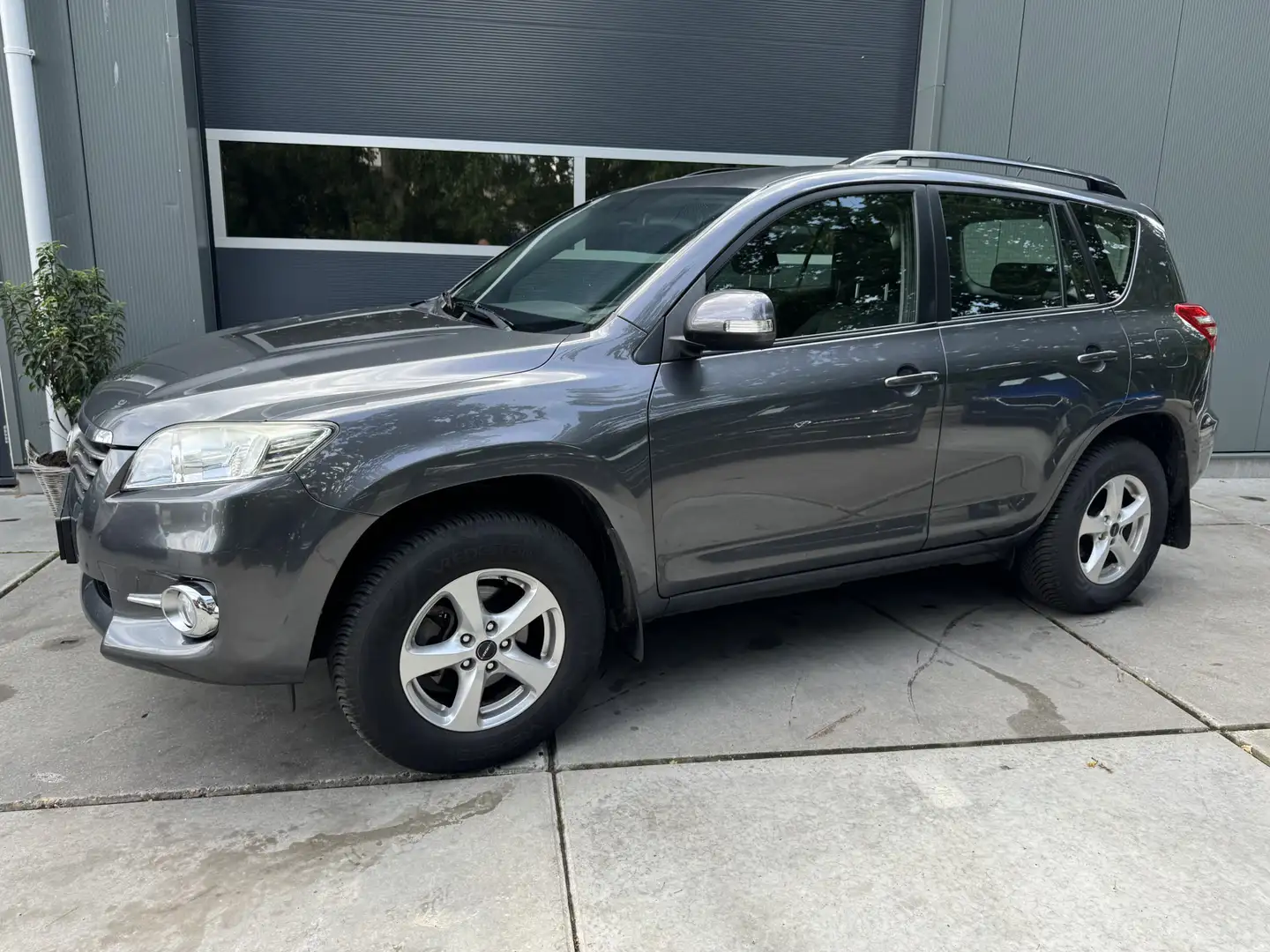 Toyota RAV 4 2.0 VVTi 160pk Automaat Comfort Trekhaak Camera Na Grijs - 2