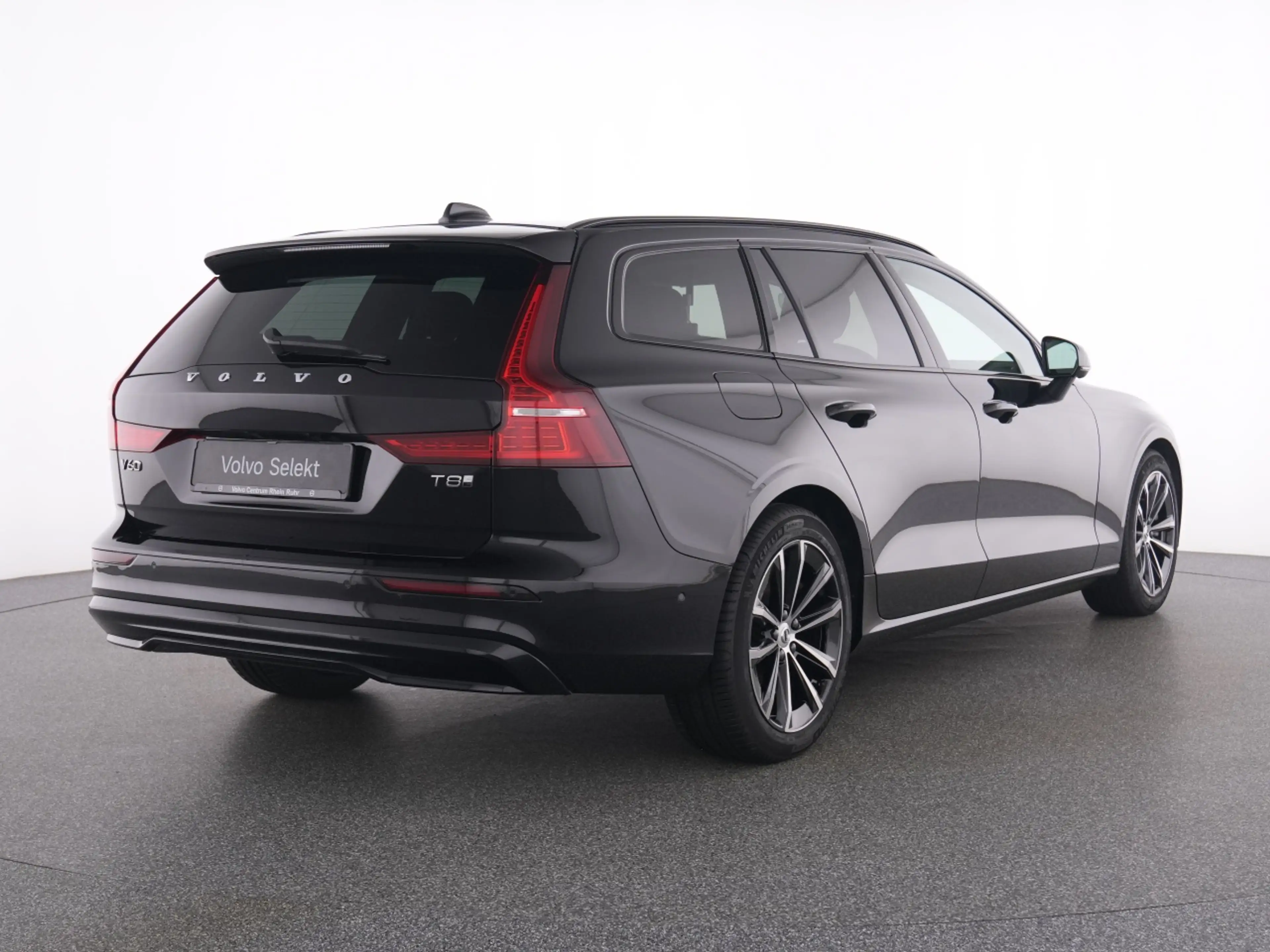 Volvo V60 T8 AWD Plus Dark+ACC+MEMRY+HA&KA+BLIS+DAB+ — photo 3