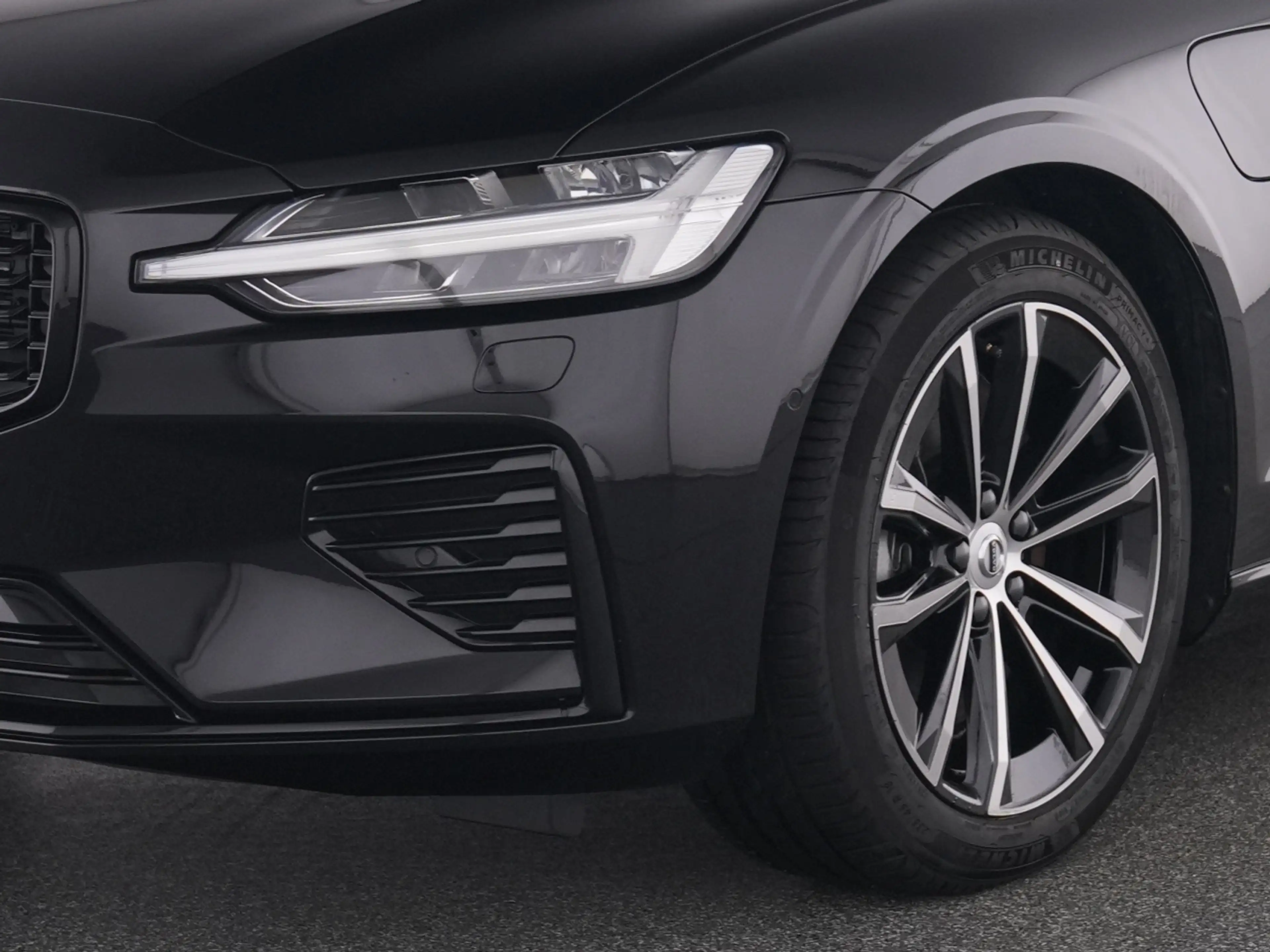 Volvo V60 T8 AWD Plus Dark+ACC+MEMRY+HA&KA+BLIS+DAB+ — photo 9