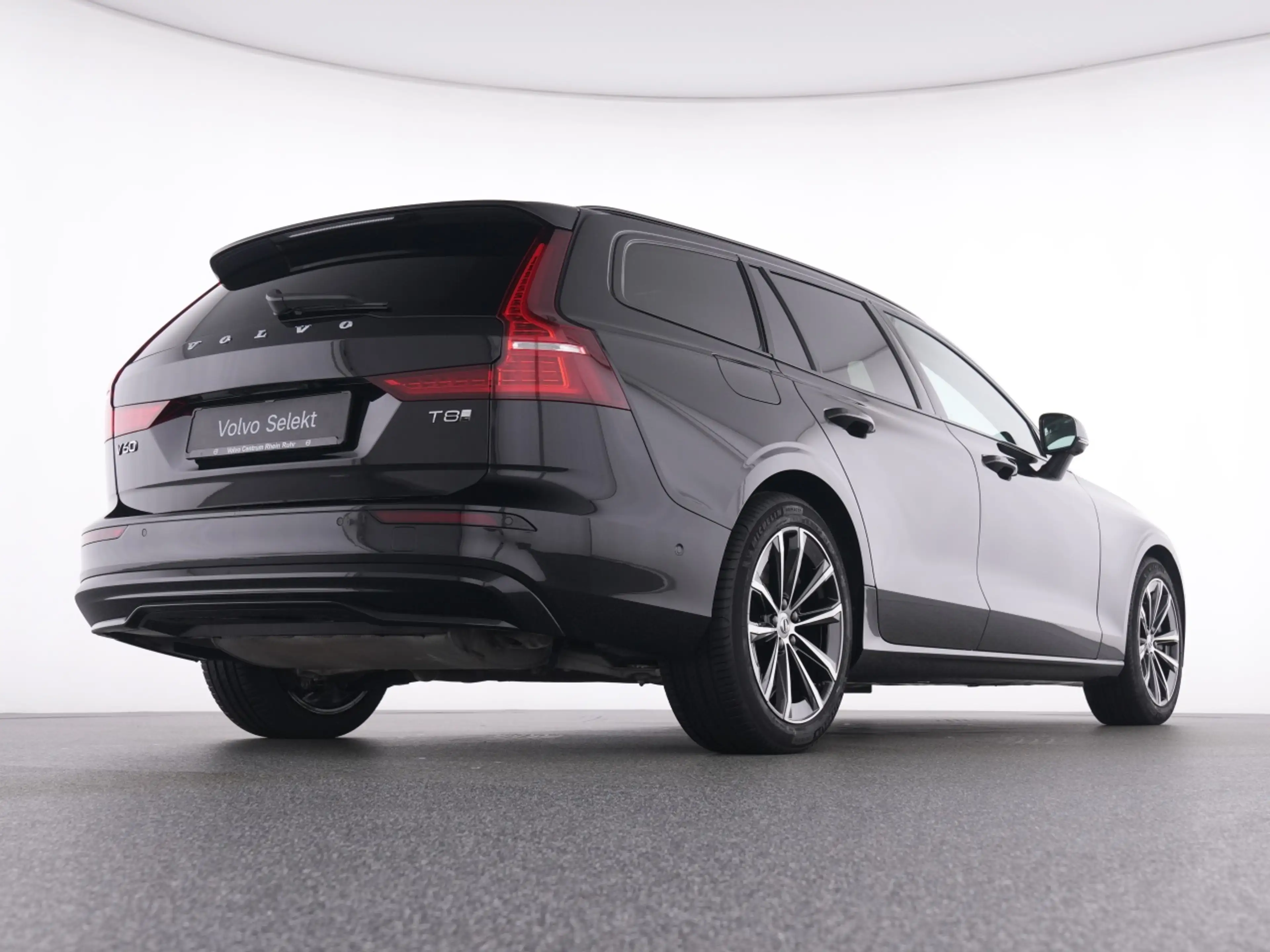 Volvo V60 T8 AWD Plus Dark+ACC+MEMRY+HA&KA+BLIS+DAB+ — photo 8