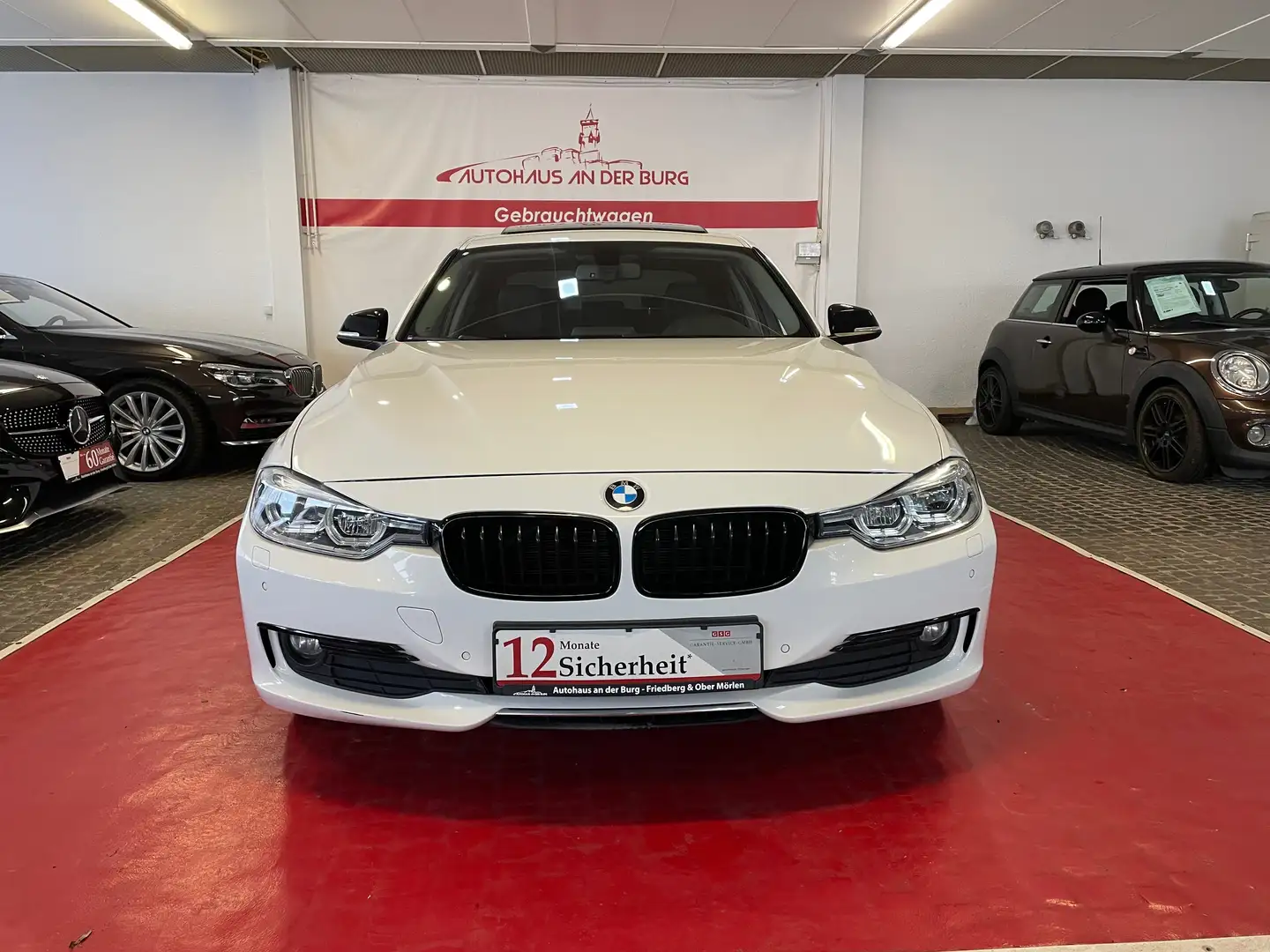BMW 320 i *M.Paket + Bluetooth + Navi + LED + Ambiente * Weiß - 2