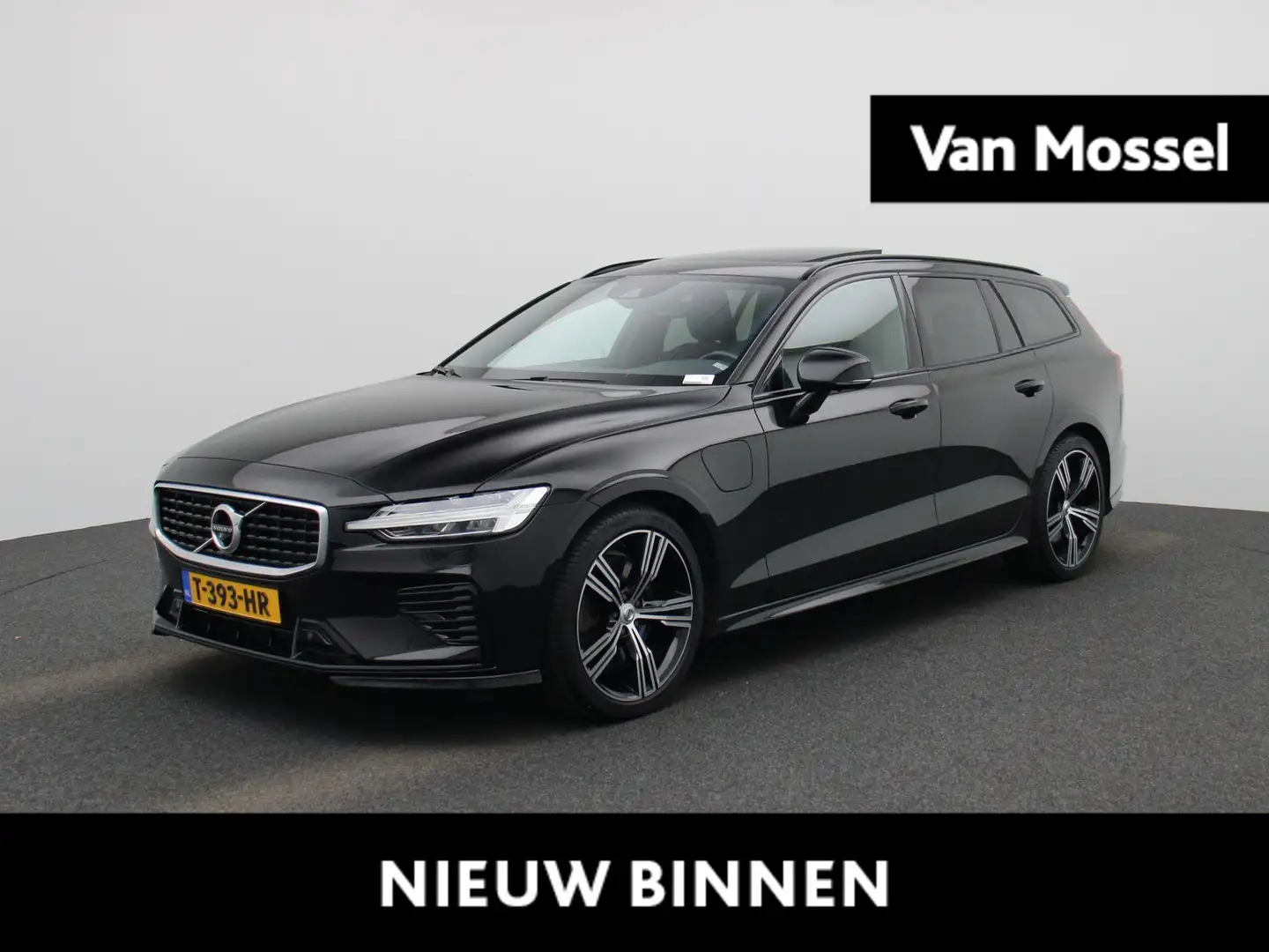 Volvo V60 2.0 T8 Twin Engine AWD Inscription | Climate Contr Zwart - 1