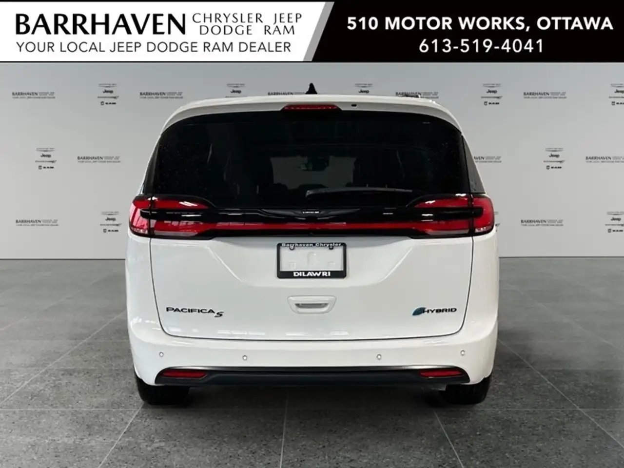 Chrysler Pacifica снимка Chrysler Pacifica