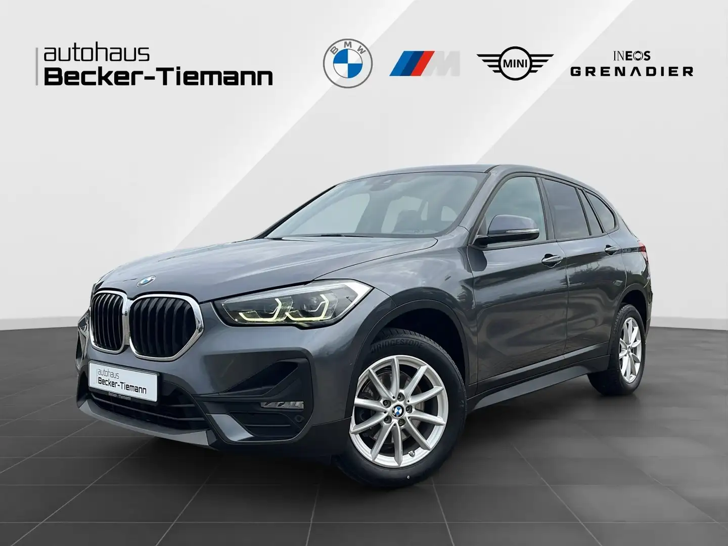 BMW X1 sDrive18d Automatik/Navi/AHK/Kamera/LED/Tempomat/P Grau - 1