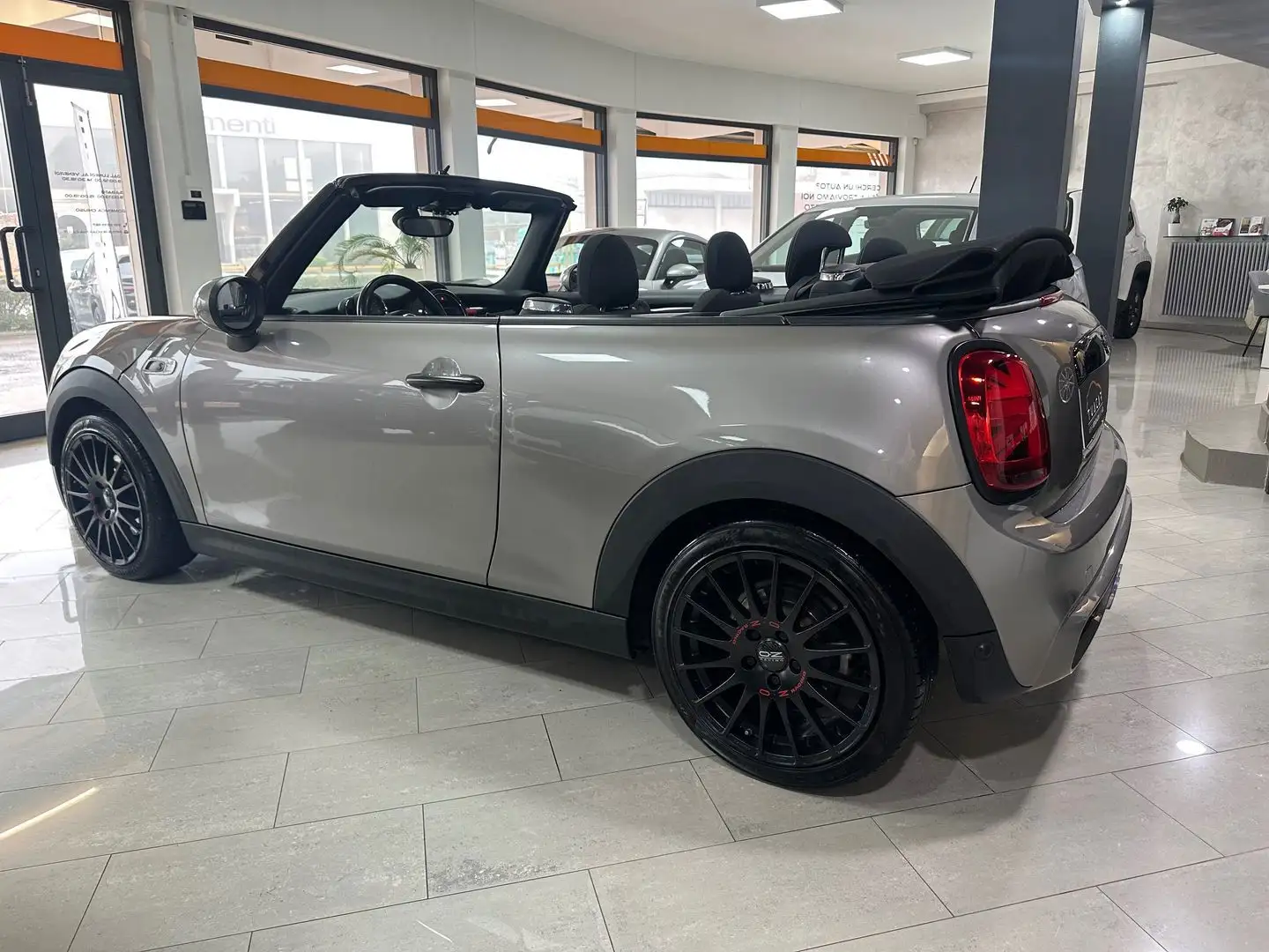 MINI Cooper S Cabrio Boost 2.0 Cooper S Cabrio Gris - 2