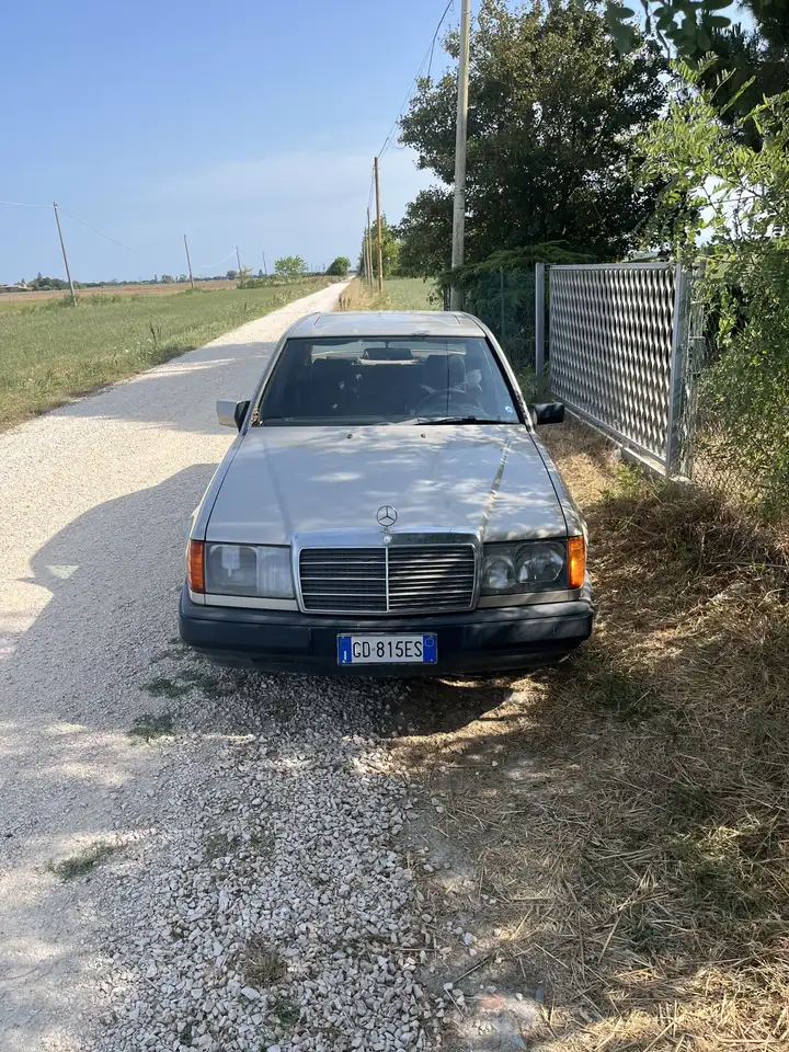 Mercedes-Benz 200 base, foto 3