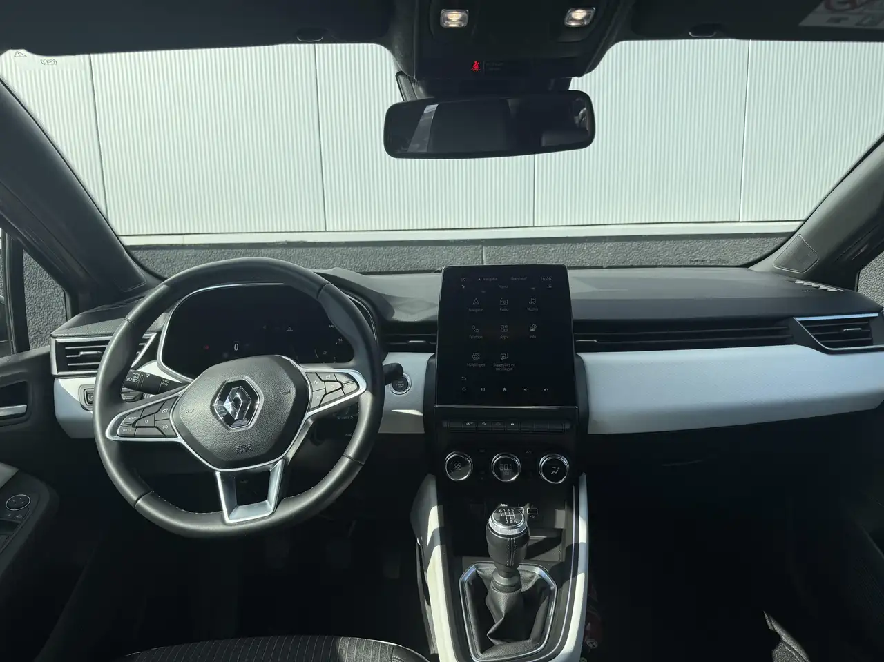 Renault Clio V Techno 10