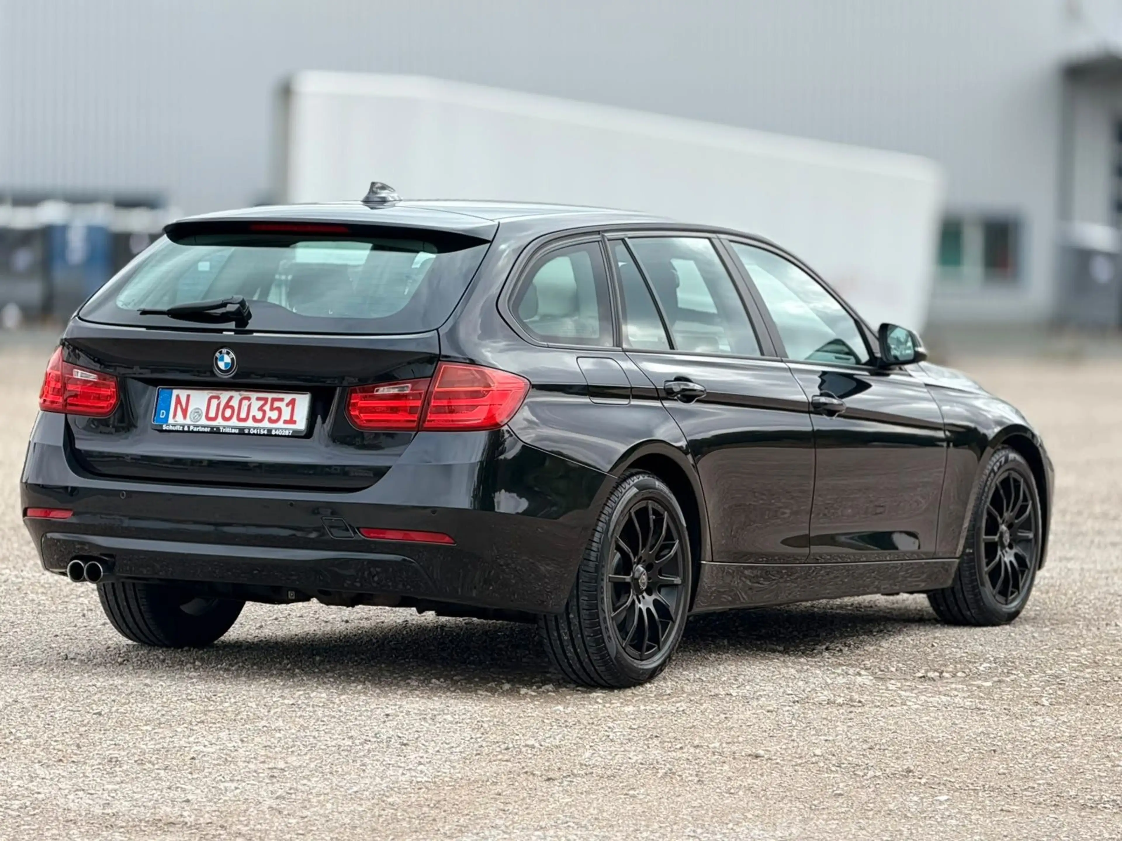 BMW 325 d Touring Sportpaket* 8 Fach* — photo 5