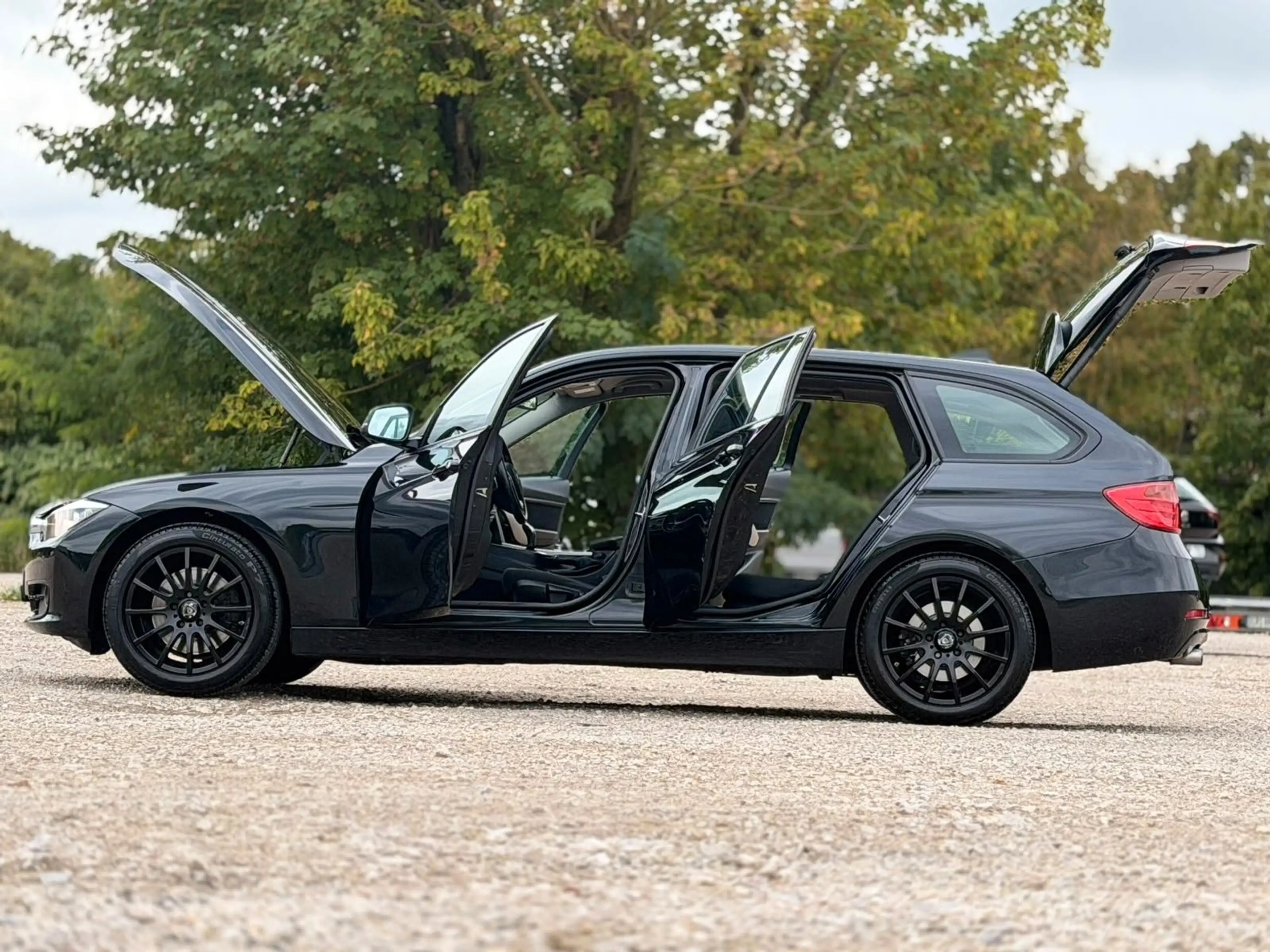 BMW 325 d Touring Sportpaket* 8 Fach* — photo 9