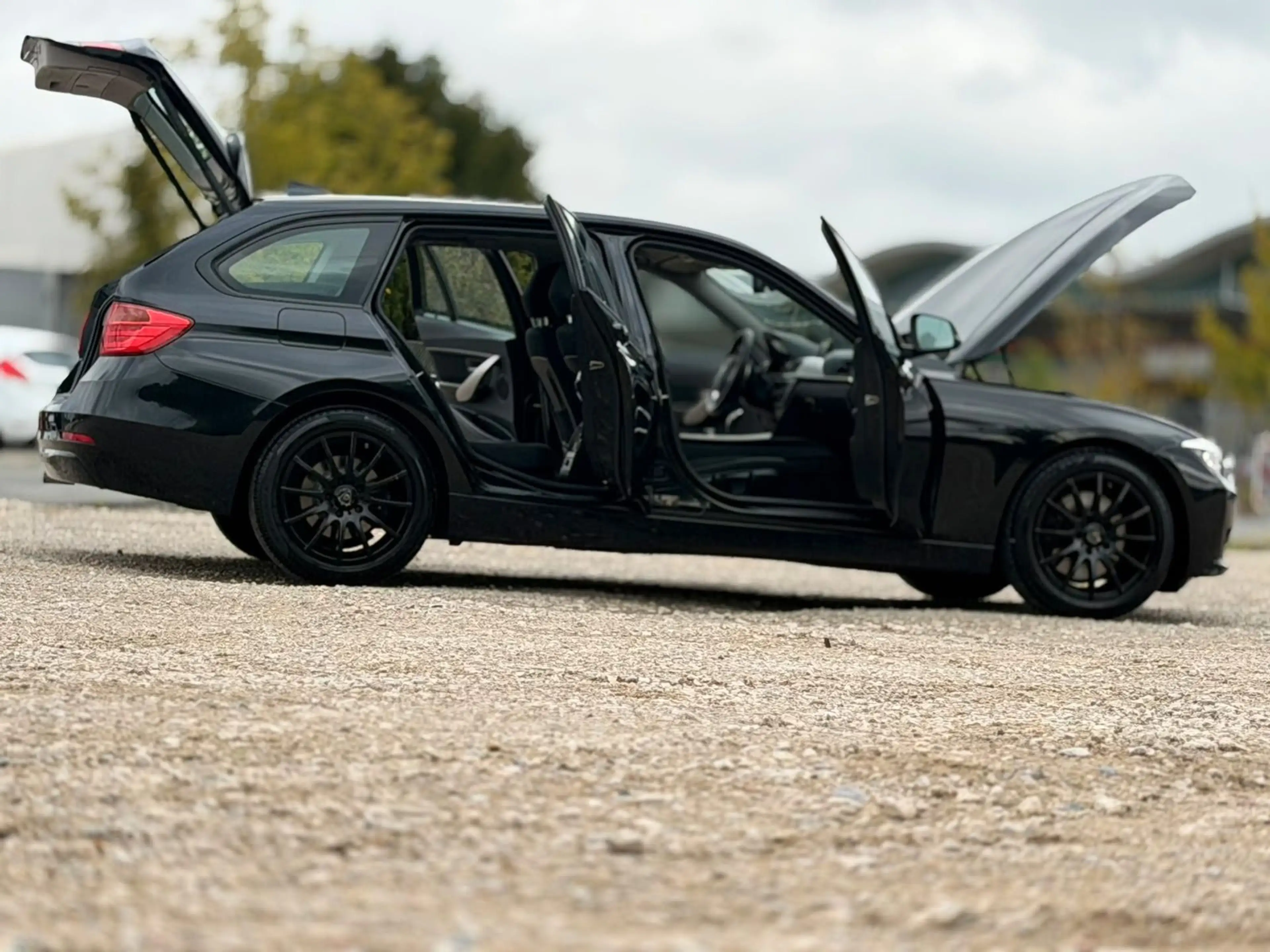 BMW 325 d Touring Sportpaket* 8 Fach* — photo 10